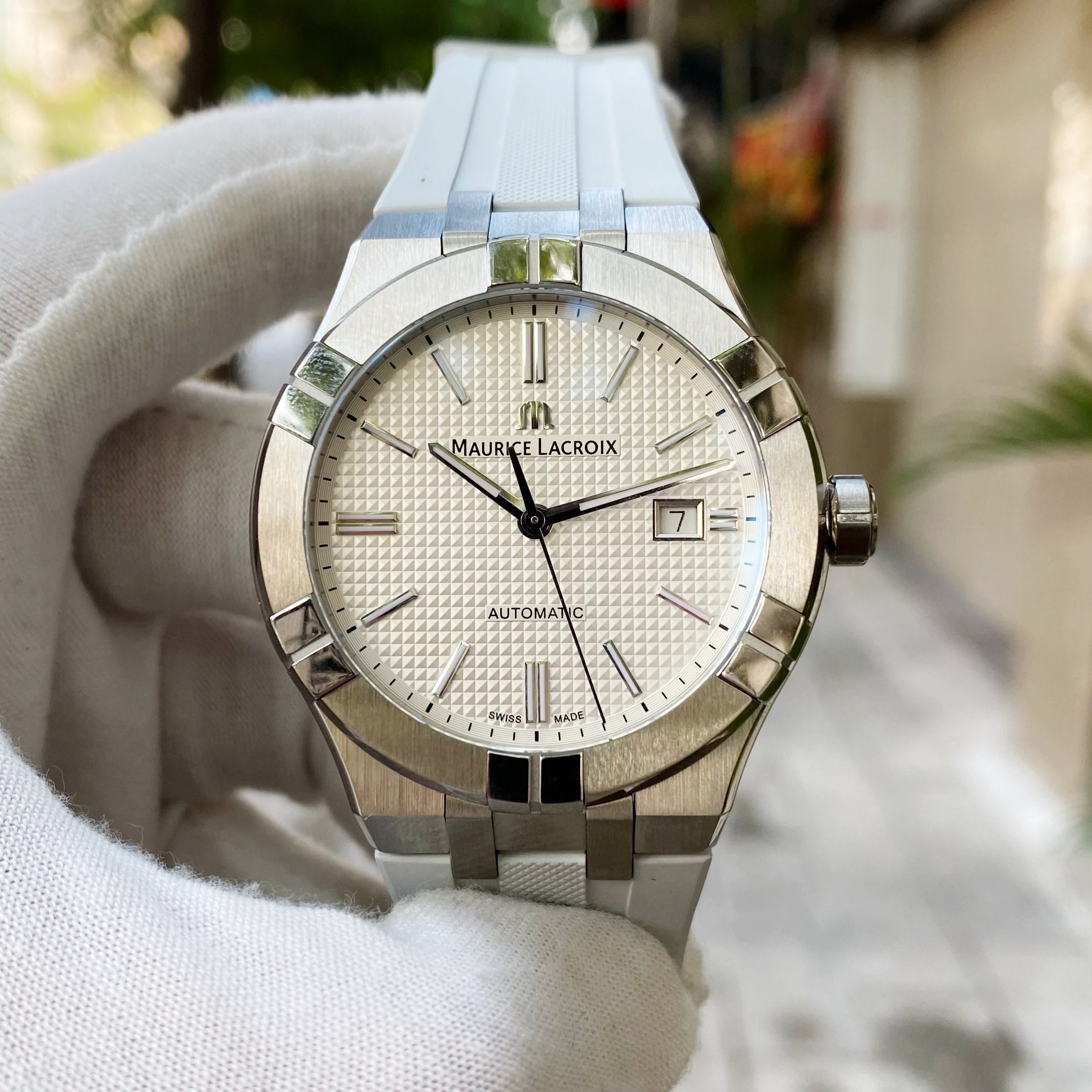 Đồng Hồ Maurice Lacroix Aikon White 42mm - AI6008-SS00B-130-G