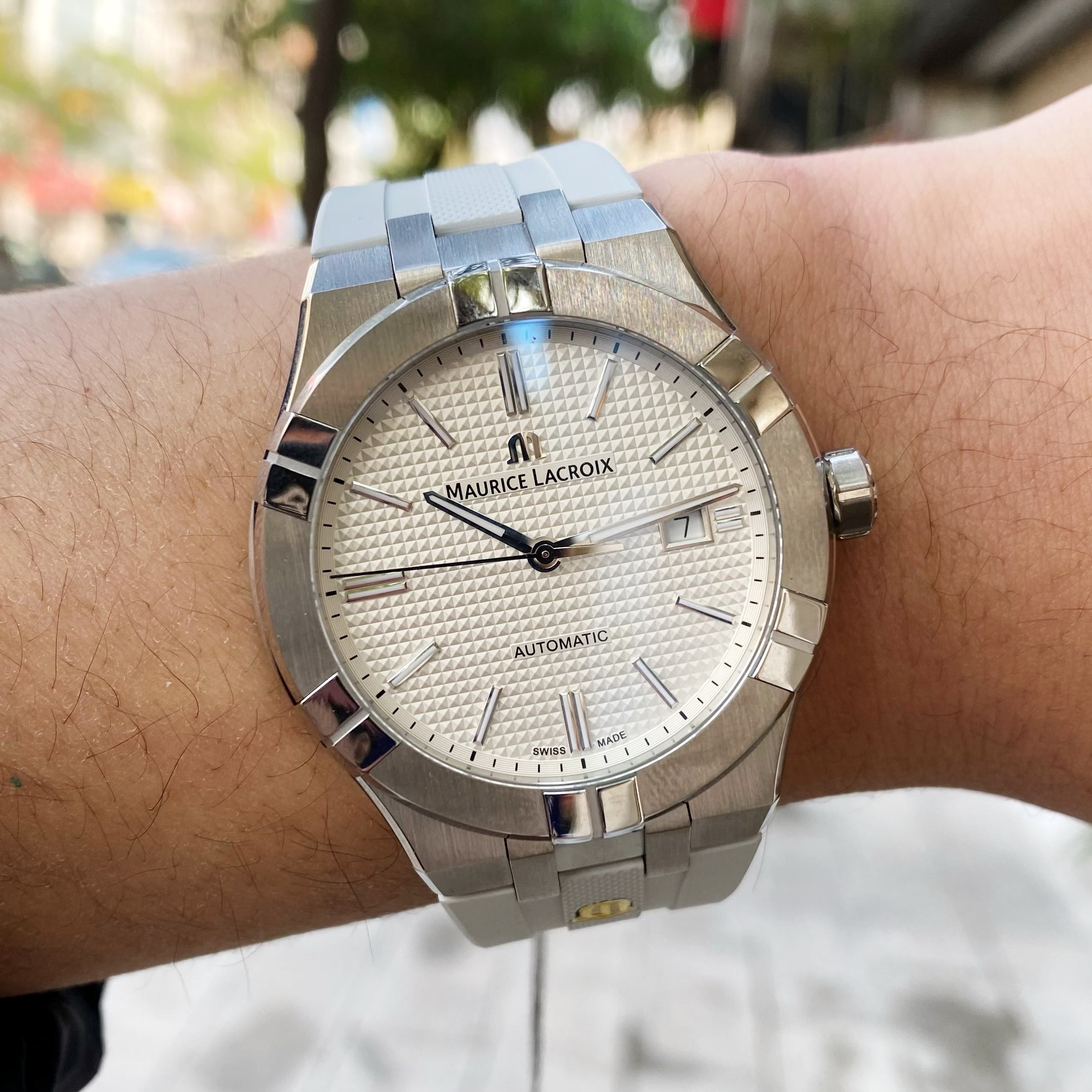 Đồng Hồ Maurice Lacroix Aikon White 42mm - AI6008-SS00B-130-G