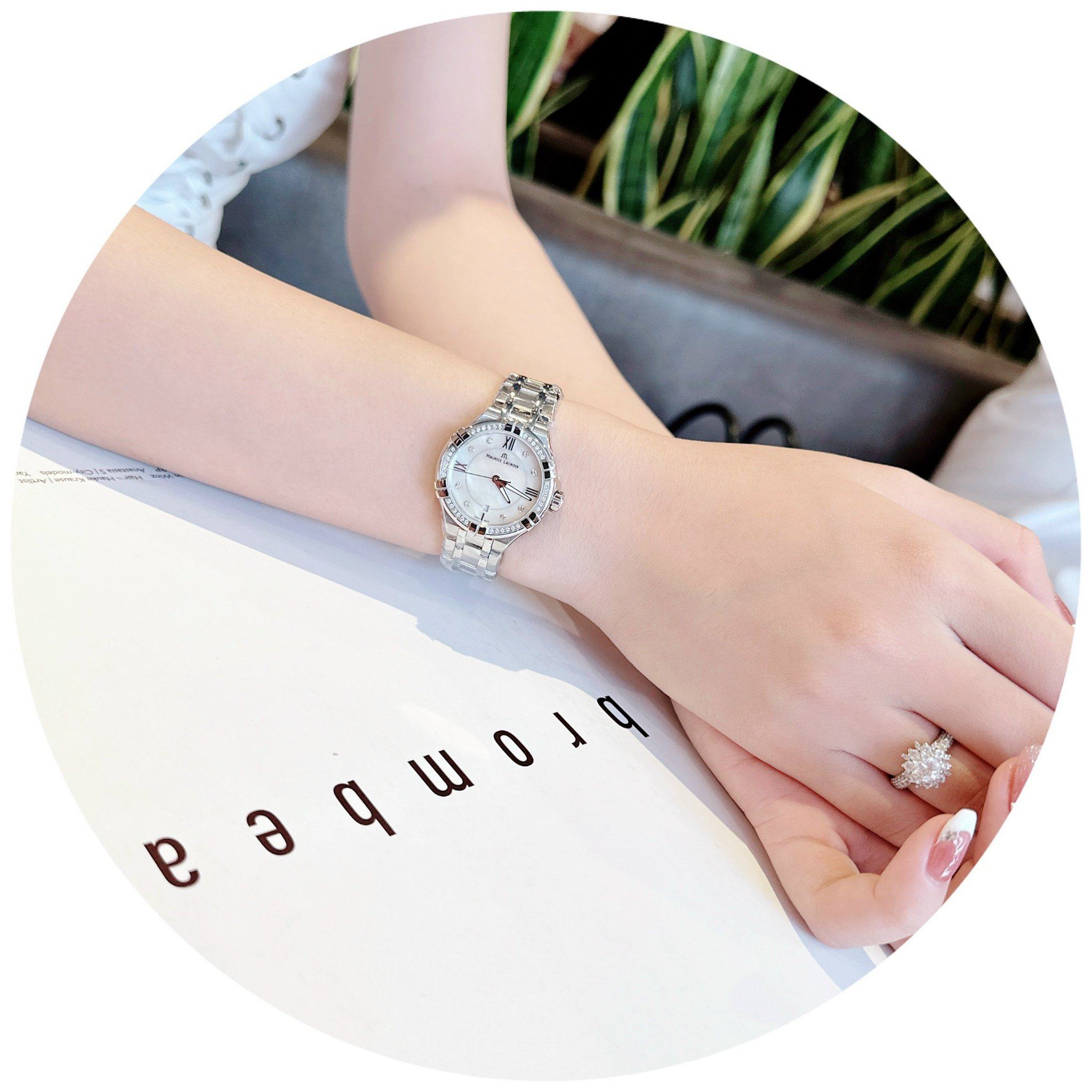 Đồng Hồ Maurice Lacroix Lady AI1004-SD502-170-1
