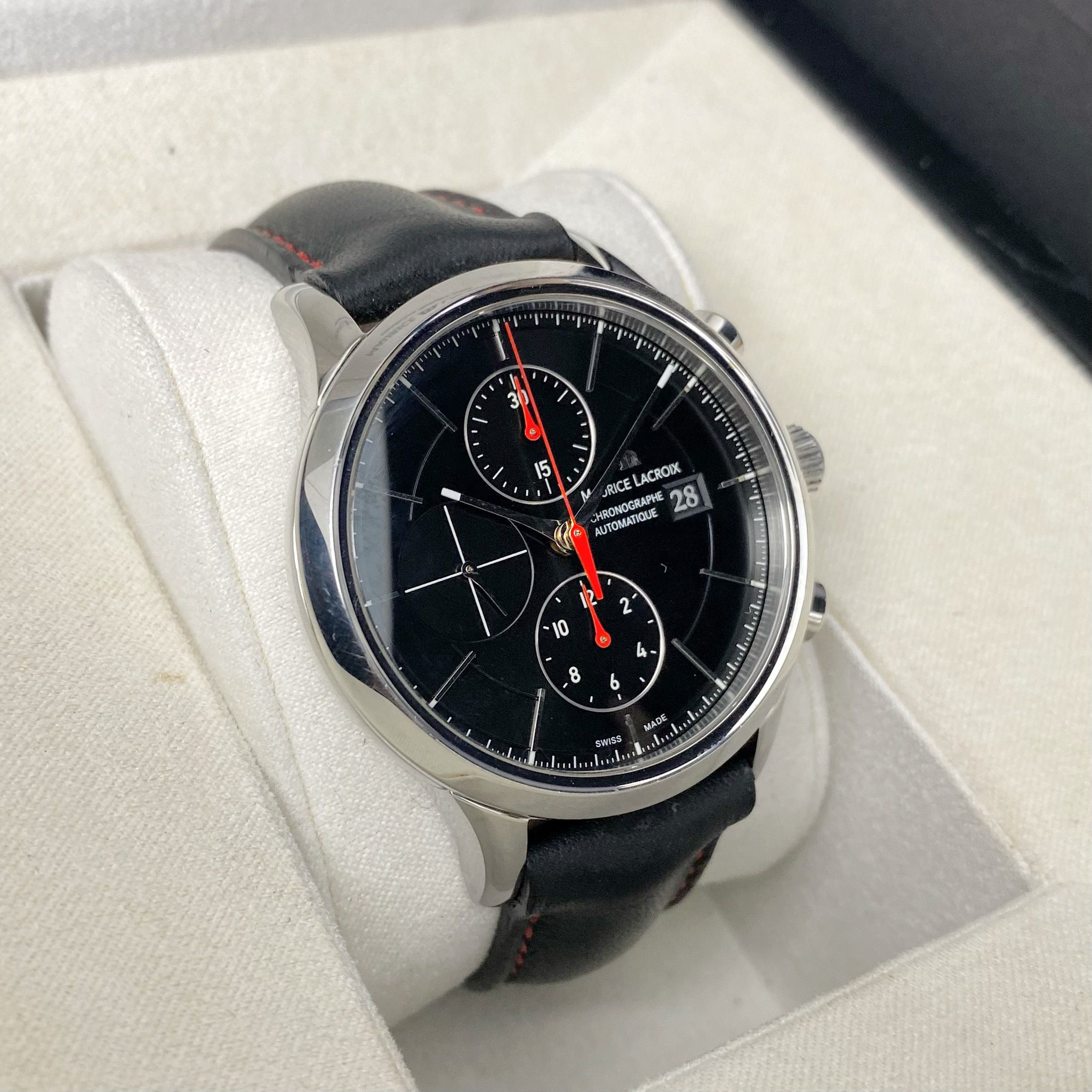 Đồng hồ Maurice Lacroix Les Classiques LC6058-SS001-332-Cũ