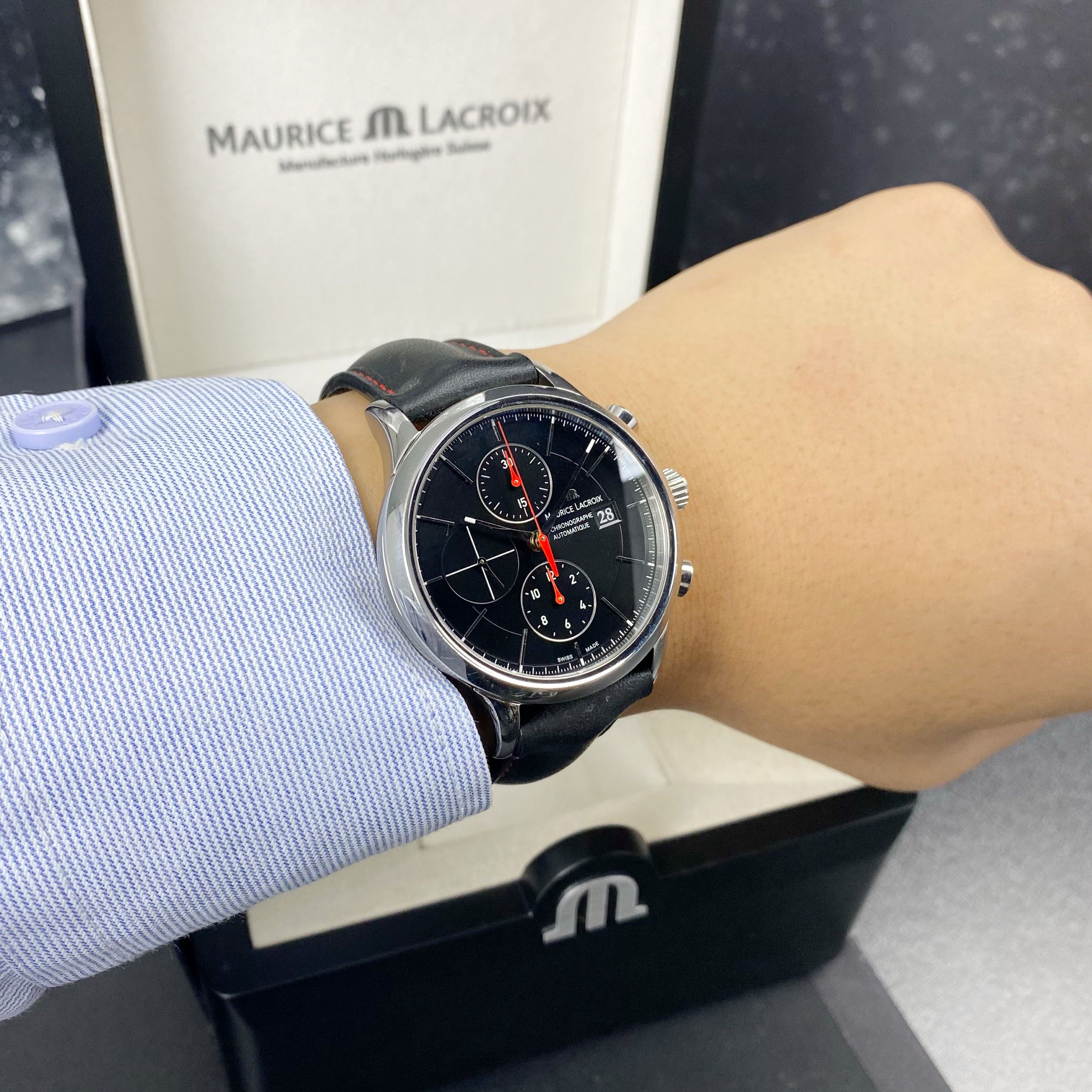 Đồng hồ Maurice Lacroix Les Classiques LC6058-SS001-332-Cũ