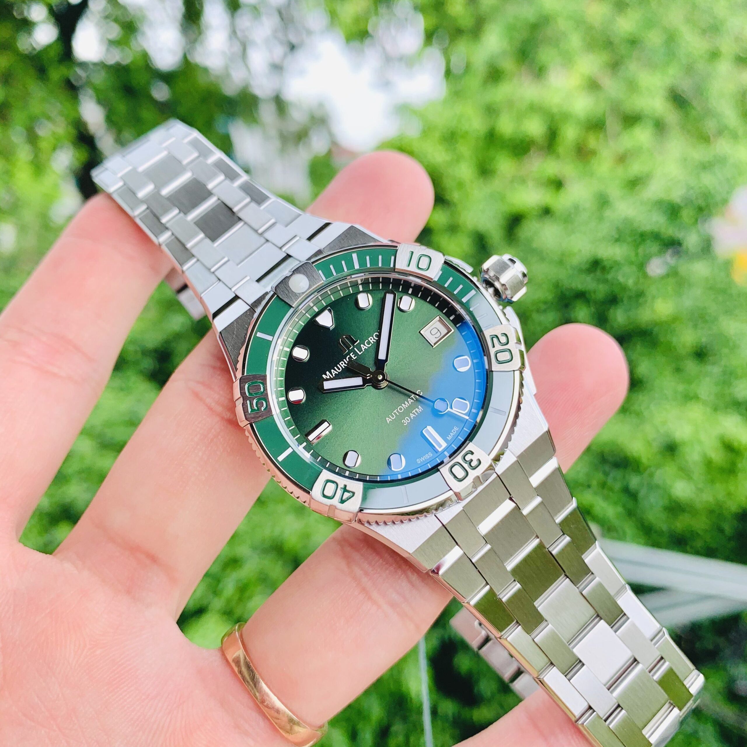 Đồng Hồ Maurice Lacroix Ventuner Green AI6057-SSL5F-630-D