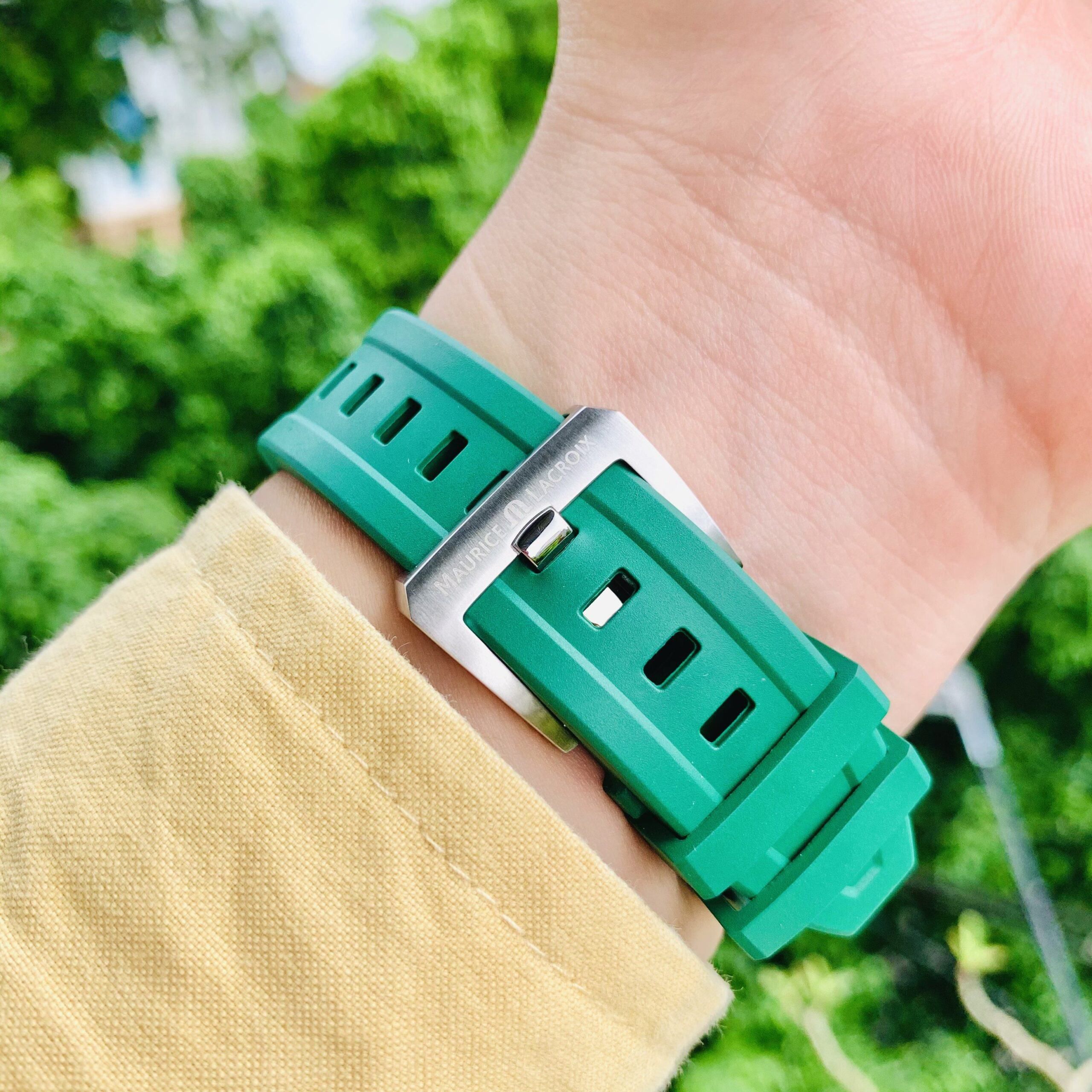 Đồng Hồ Maurice Lacroix Ventuner Green AI6057-SSL5F-630-D