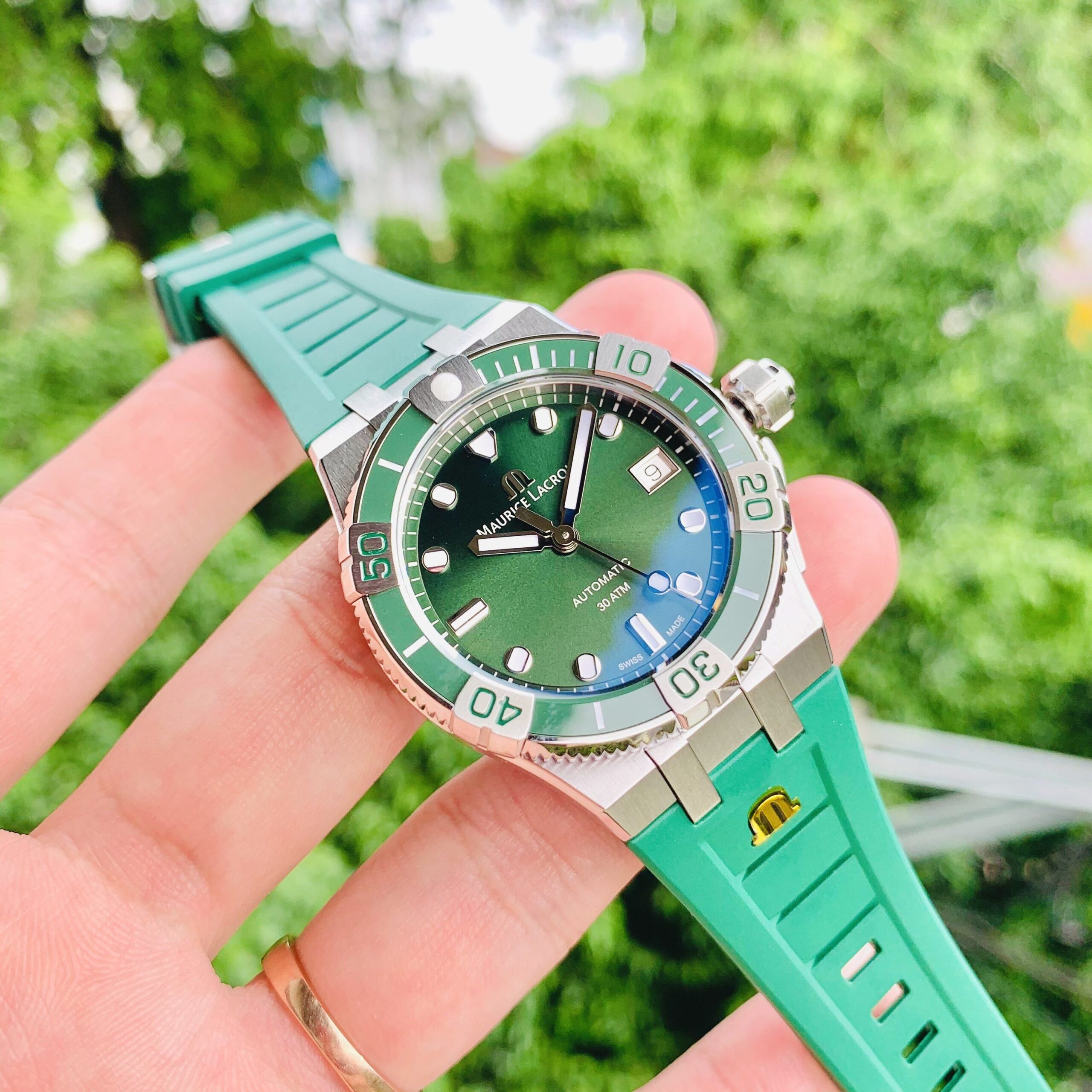 Đồng Hồ Maurice Lacroix Ventuner Green AI6057-SSL5F-630-D