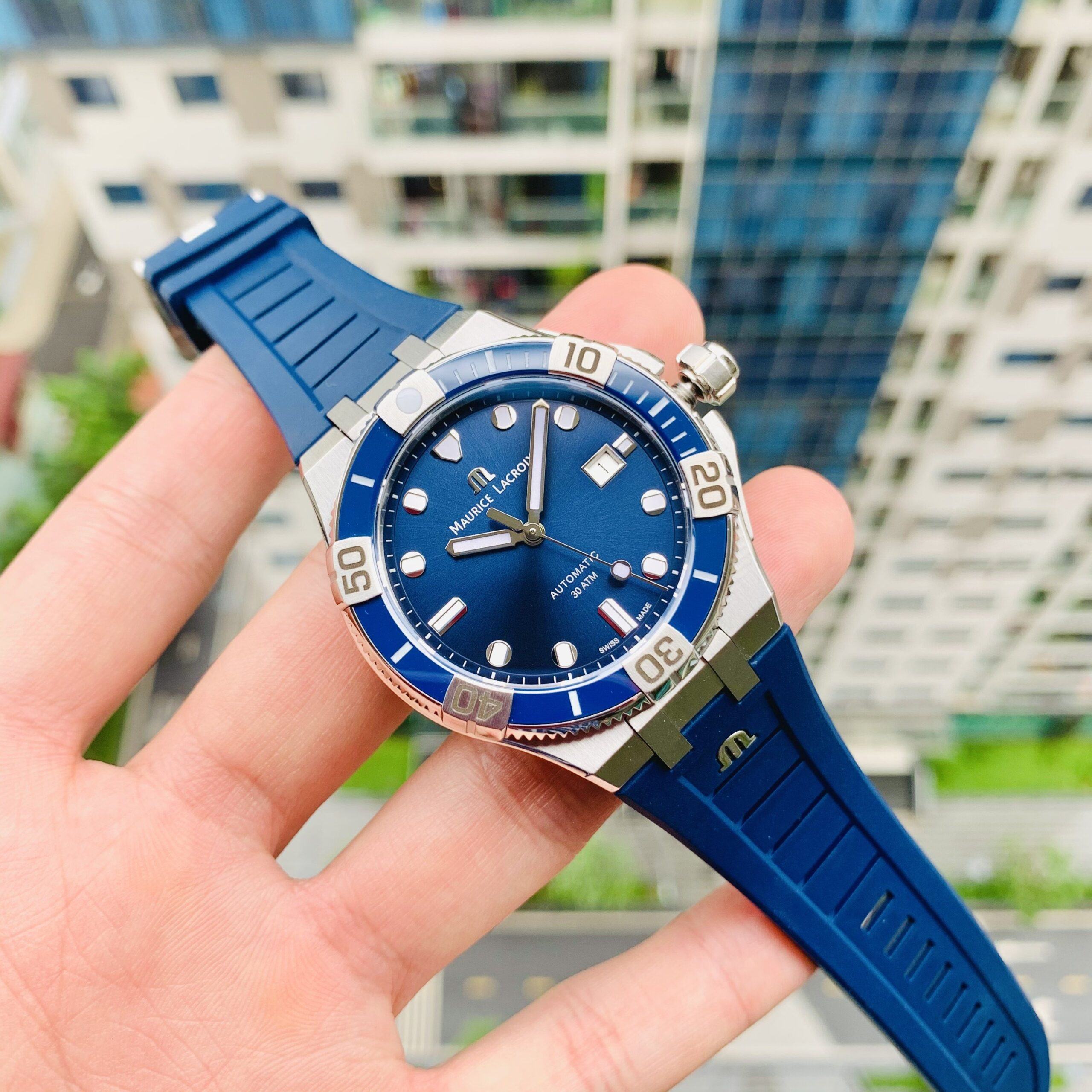 Đồng Hồ Maurice Lacroix Ventuner Blue AI6058-SS002-430-2