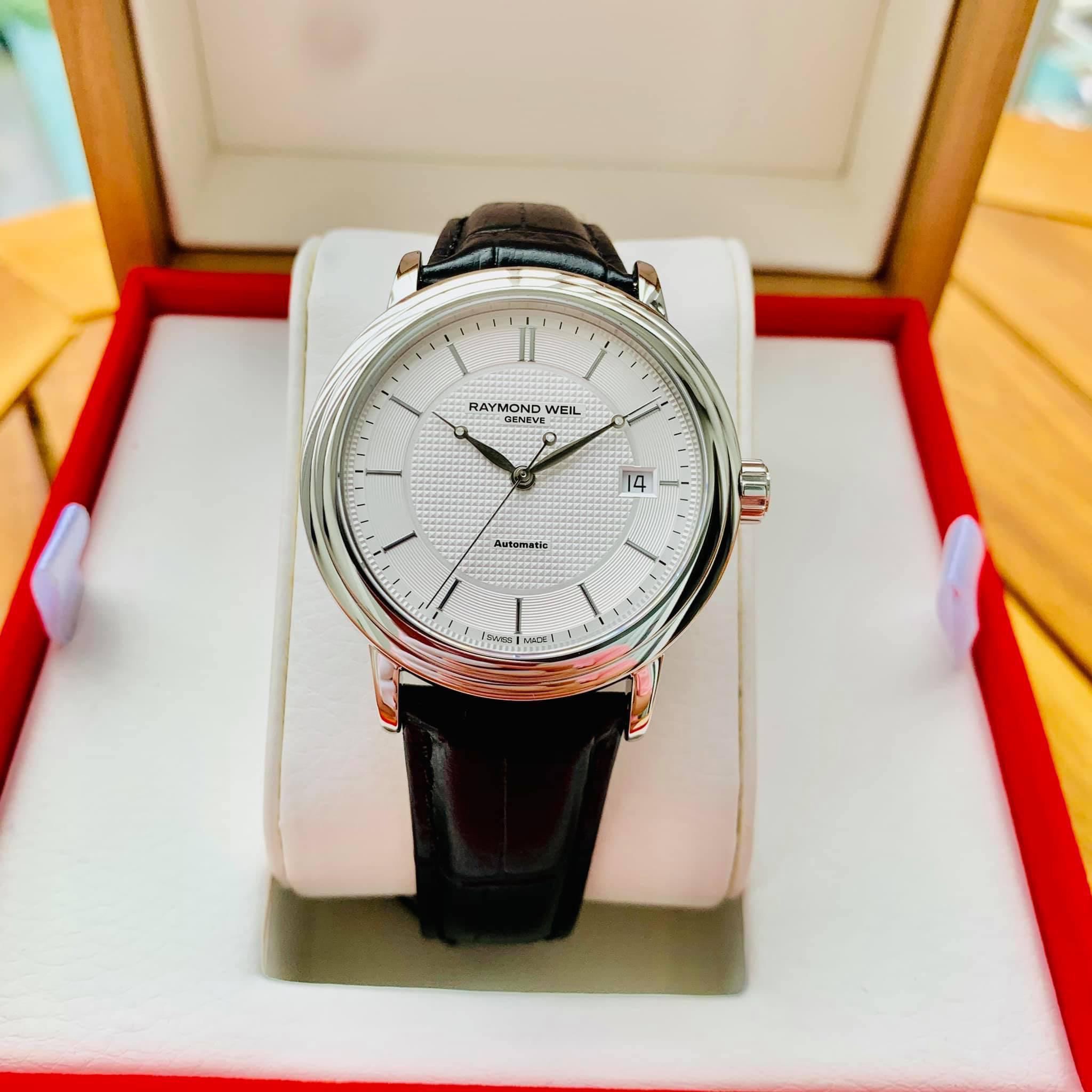 Đồng Hồ Nam Raymond Weil Maestro - 2837-STC-50001