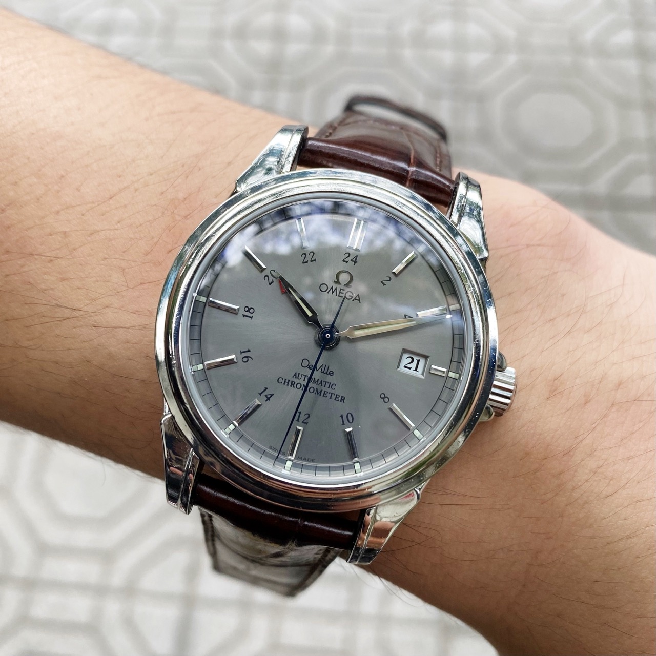 Đồng Hồ Omega De Ville Co-Axial GMT 4833.40.31 - Cũ