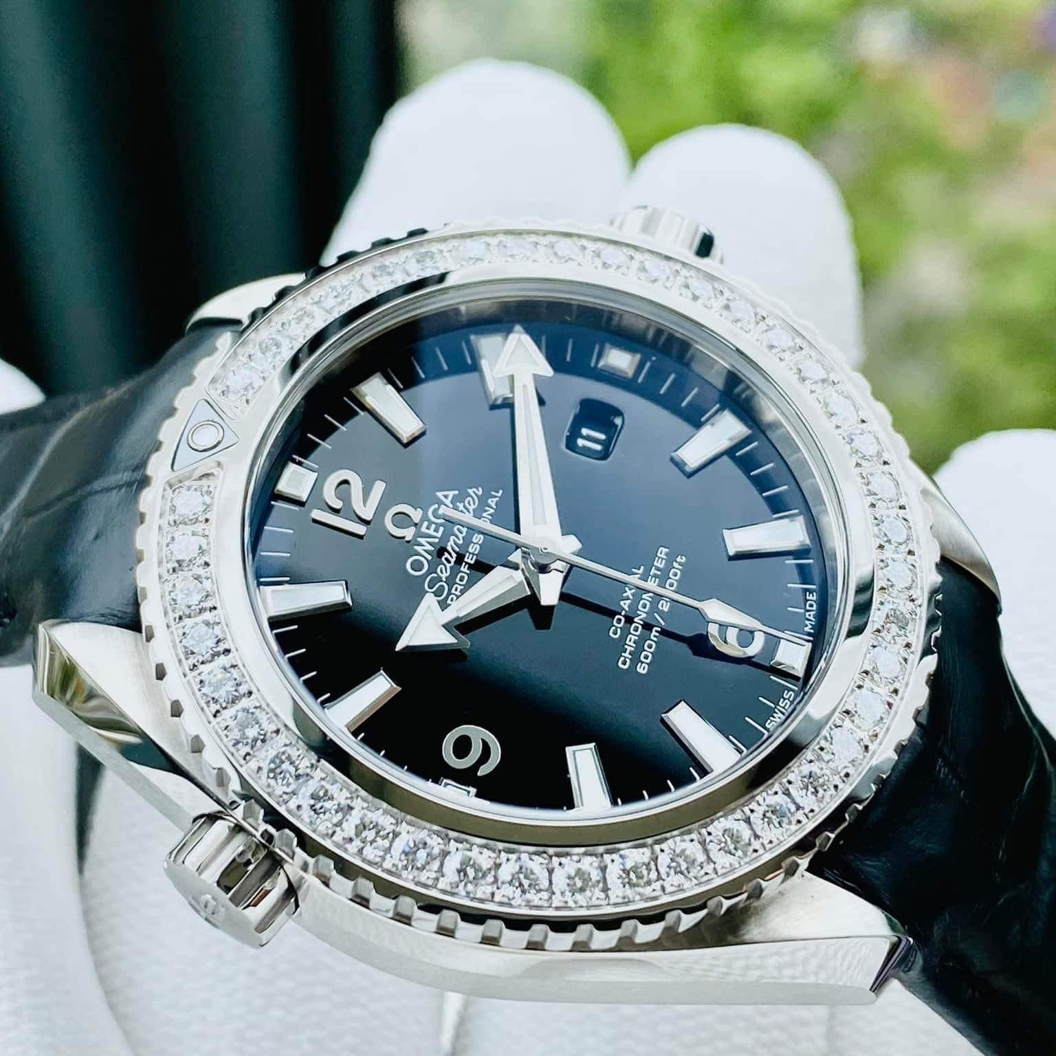 Đồng Hồ Omega Seamaster Plane Ocean 600M Black Arabic Diamond 232.18.38.20.01.001