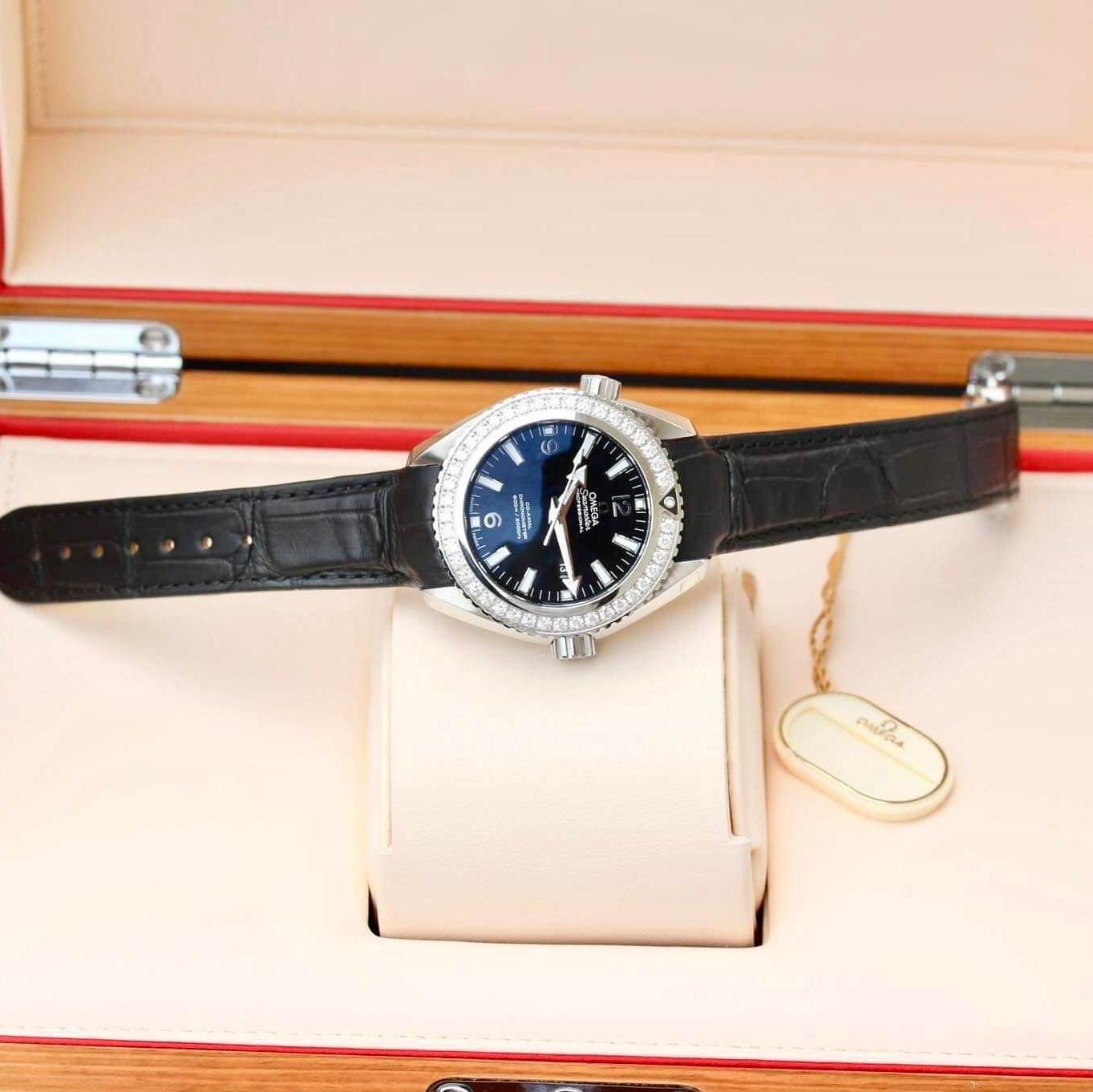Đồng Hồ Omega Seamaster Plane Ocean 600M Black Arabic Diamond 232.18.38.20.01.001