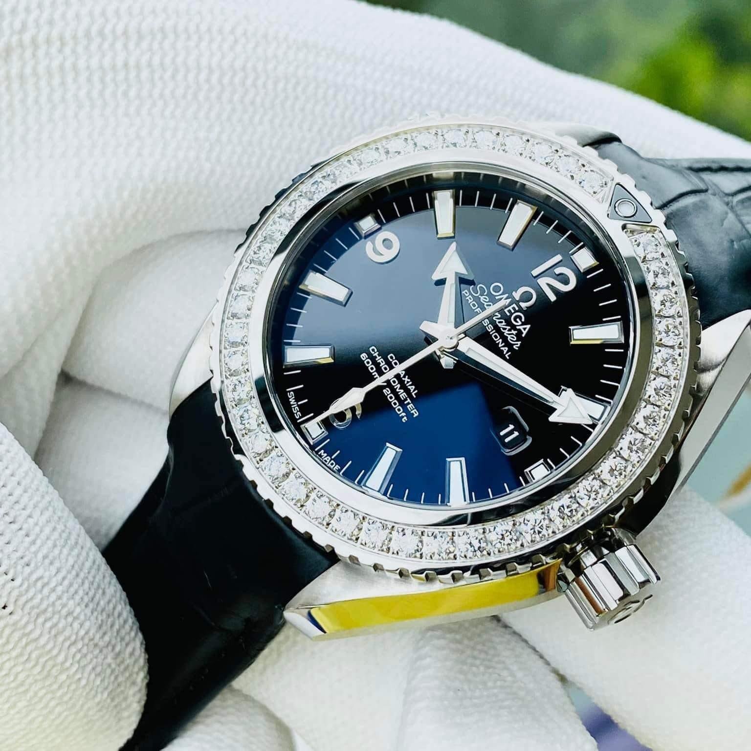 Đồng Hồ Omega Seamaster Plane Ocean 600M Black Arabic Diamond 232.18.38.20.01.001