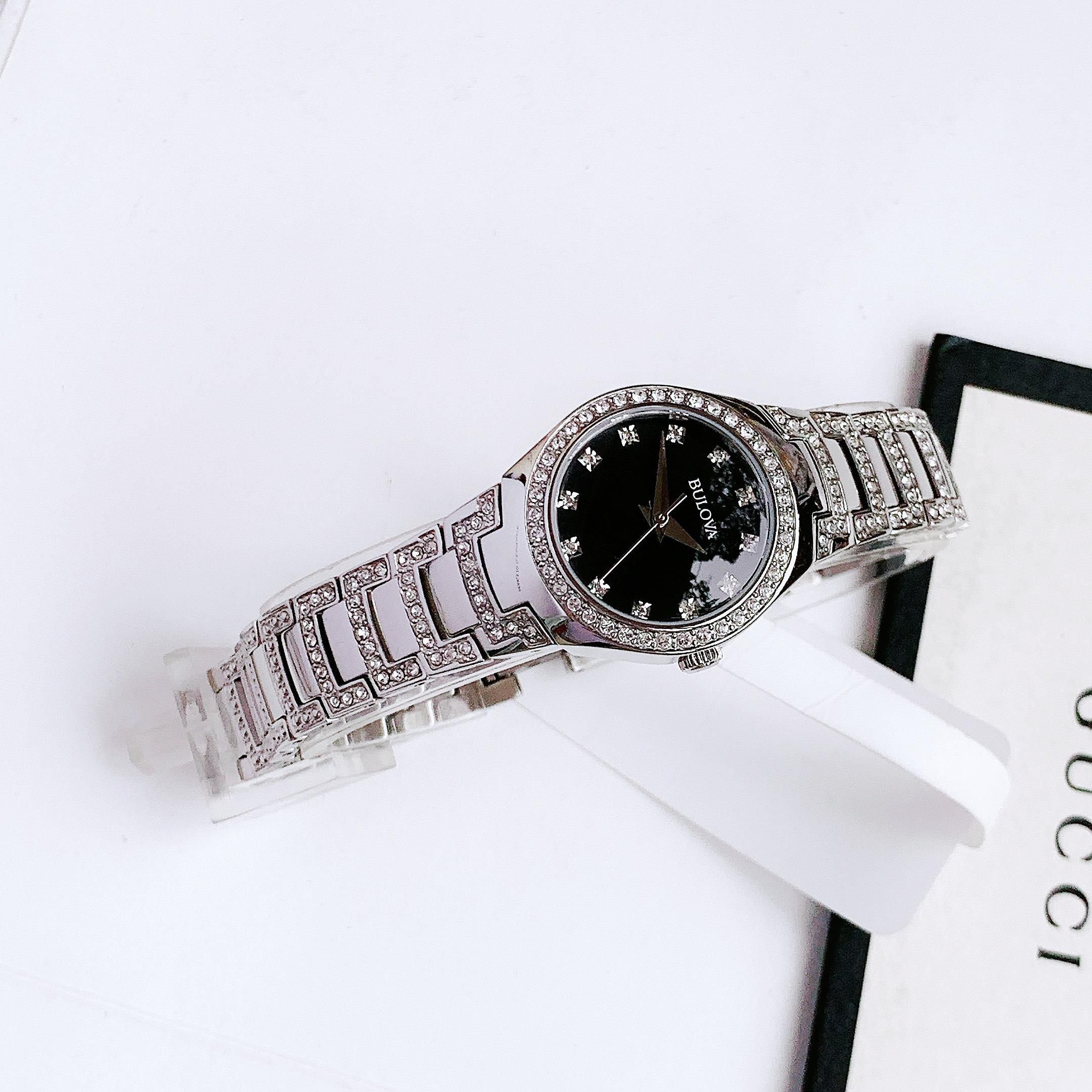 ng H N Bulova 96L170 ch nh h ng