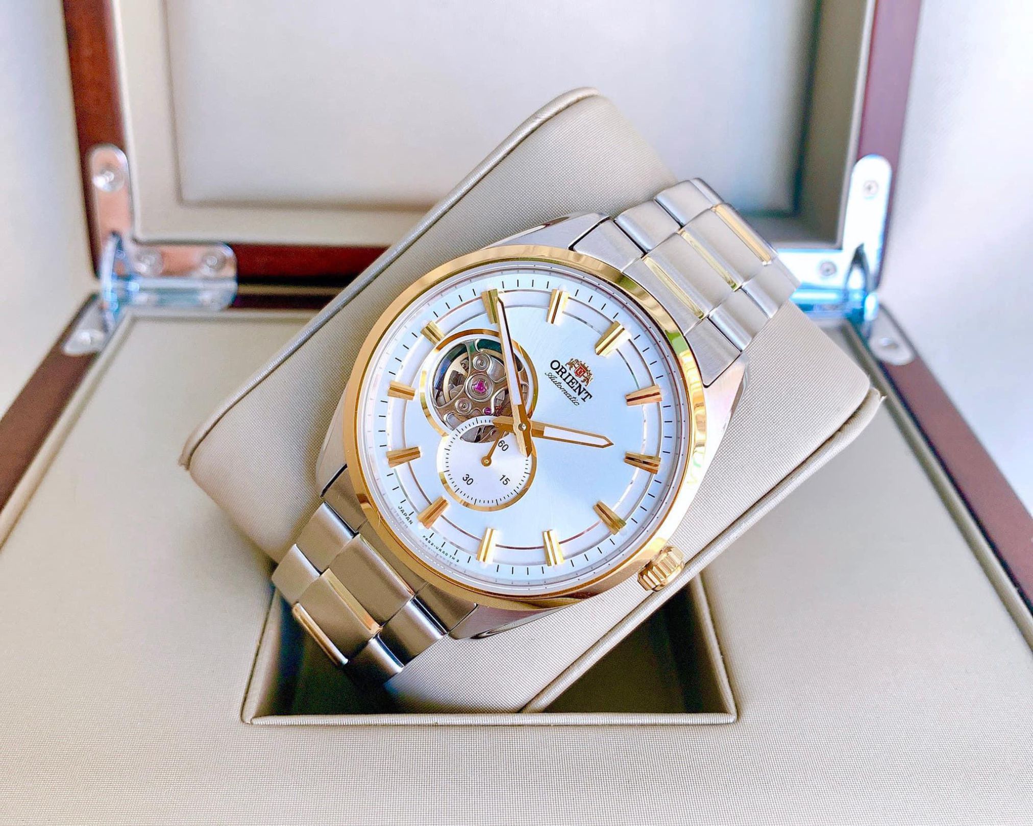 Đồng Hồ Orient RA-AR0001S10B Small Second Open Heart 