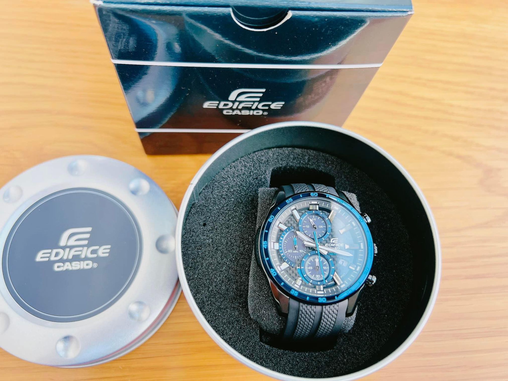 ng H Nam Casio EQS900PB 1BV