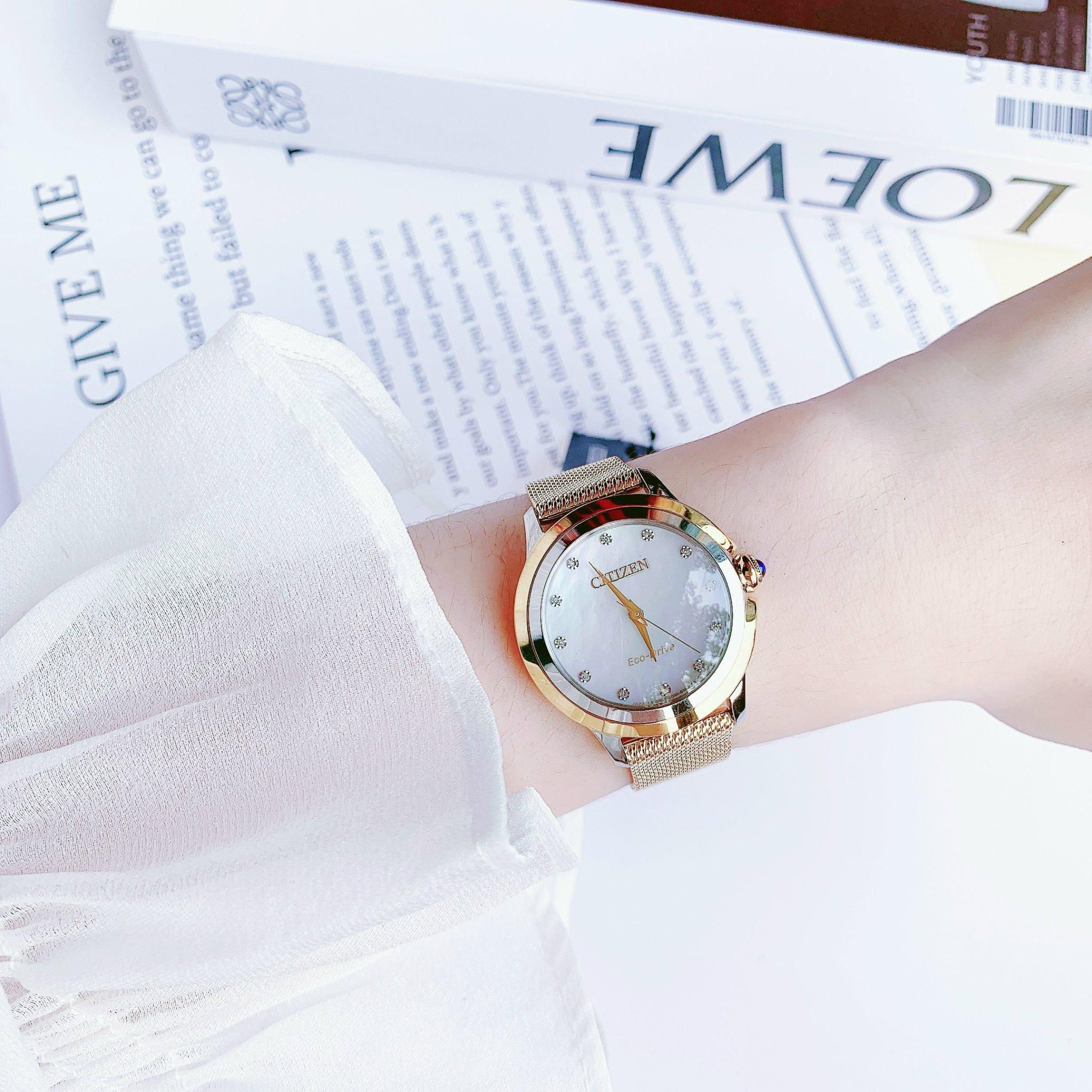 Đồng Hồ Nữ Citizen EM0794-54D: Sự Kết Hợp Hoàn Hảo Giữa Đẳng Cấp Và Độ Chính Xác