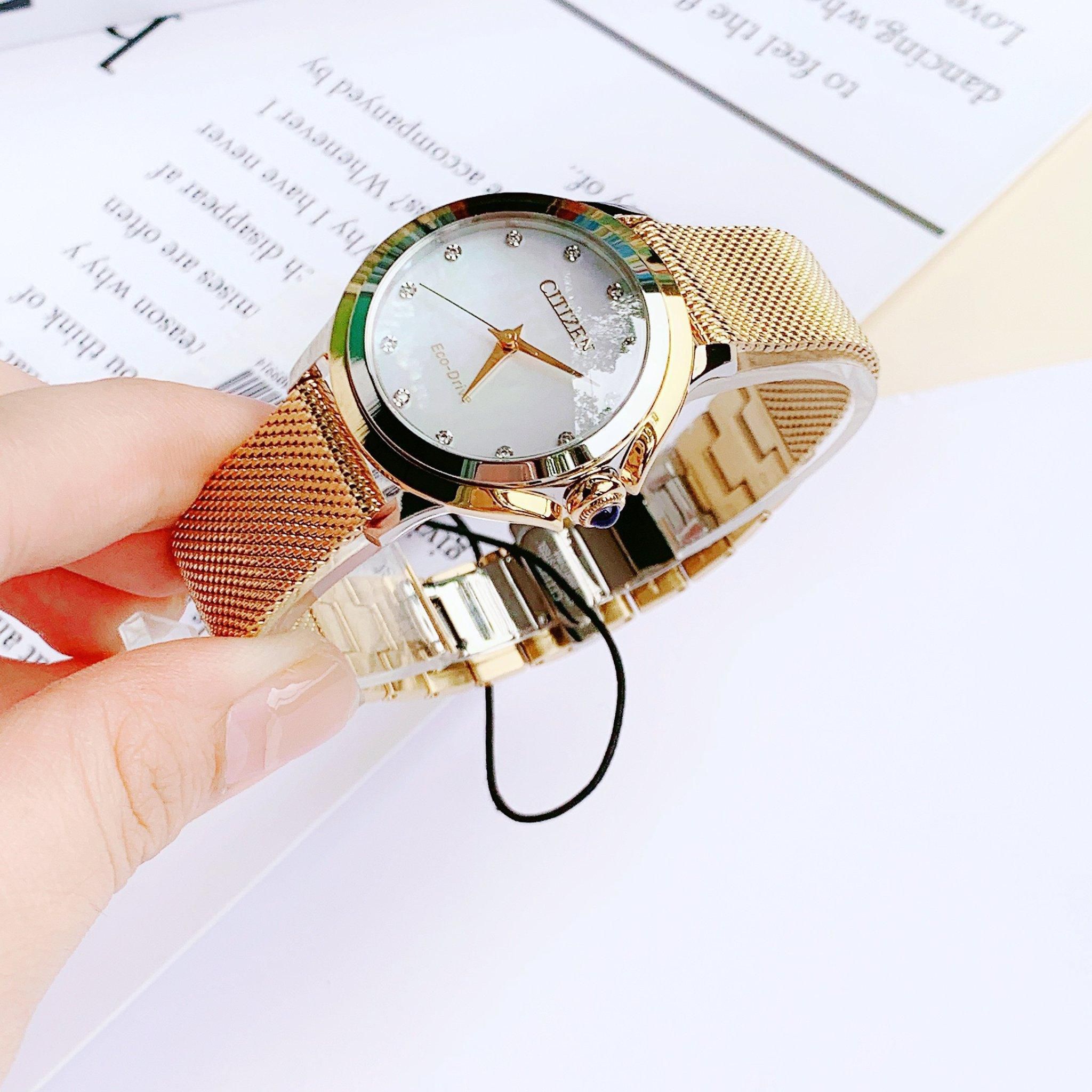 Đồng Hồ Nữ Citizen EM0794-54D: Sự Kết Hợp Hoàn Hảo Giữa Đẳng Cấp Và Độ Chính Xác