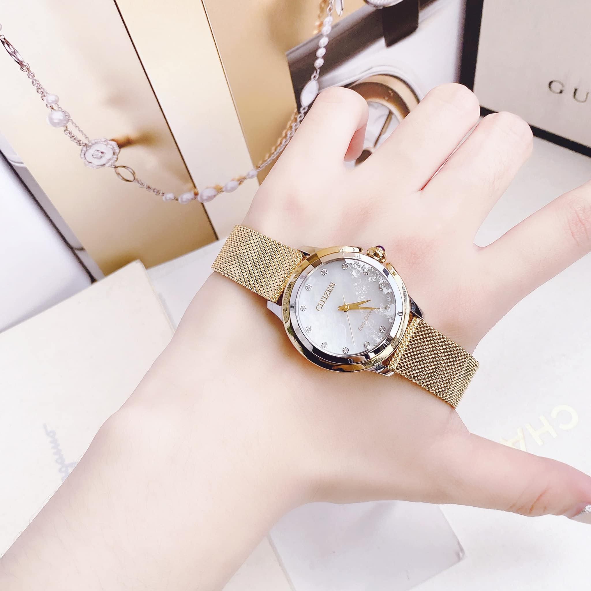 Đồng Hồ Nữ Citizen EM0794-54D: Sự Kết Hợp Hoàn Hảo Giữa Đẳng Cấp Và Độ Chính Xác