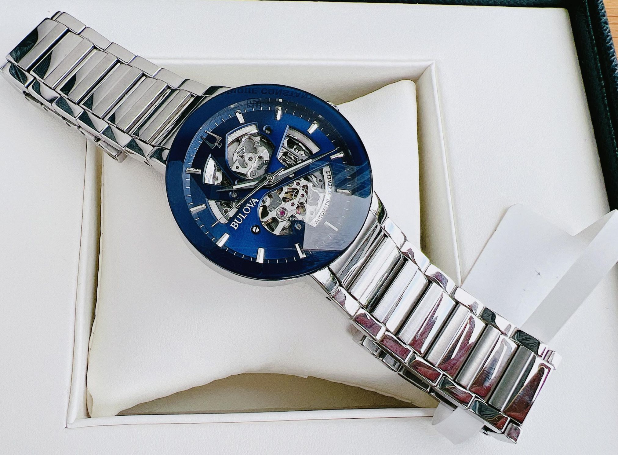 ng H Nam Bulova 96A204