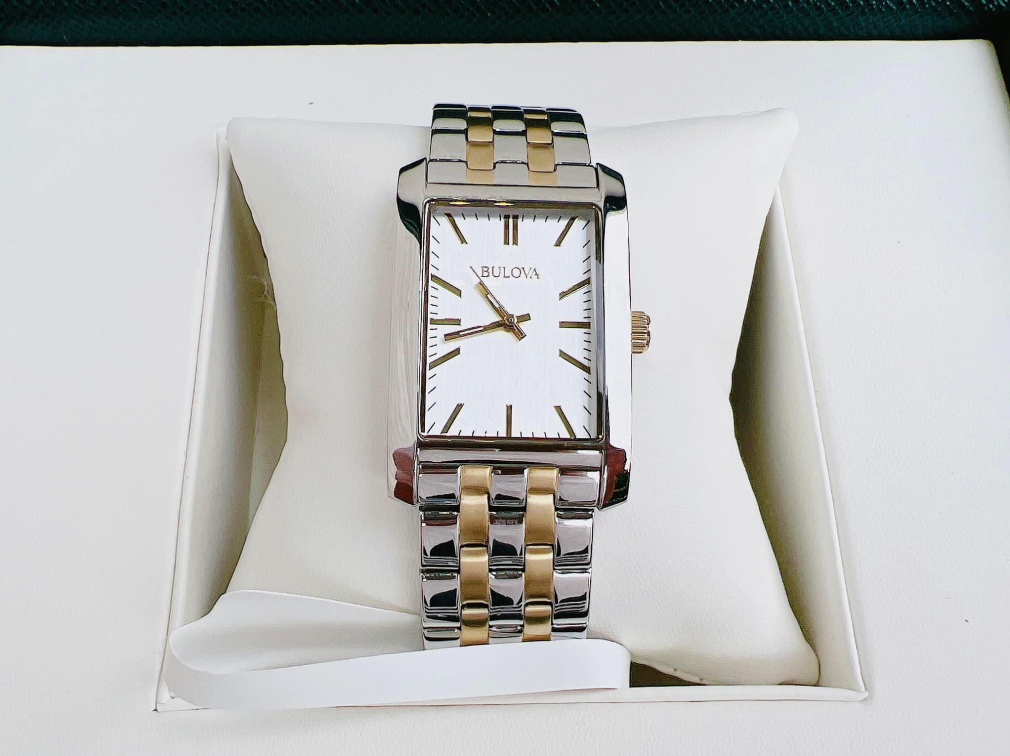 ng H Nam Bulova 98A137