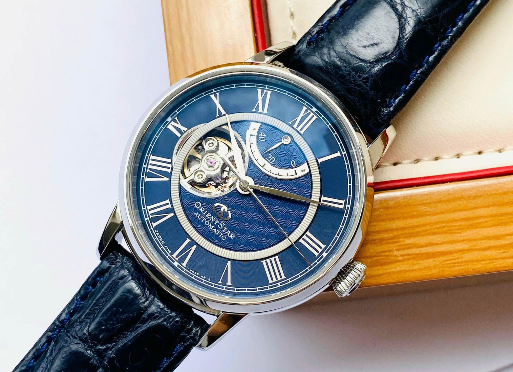 Đồng Hồ Nam Orient Star RE-HH0002L00B
