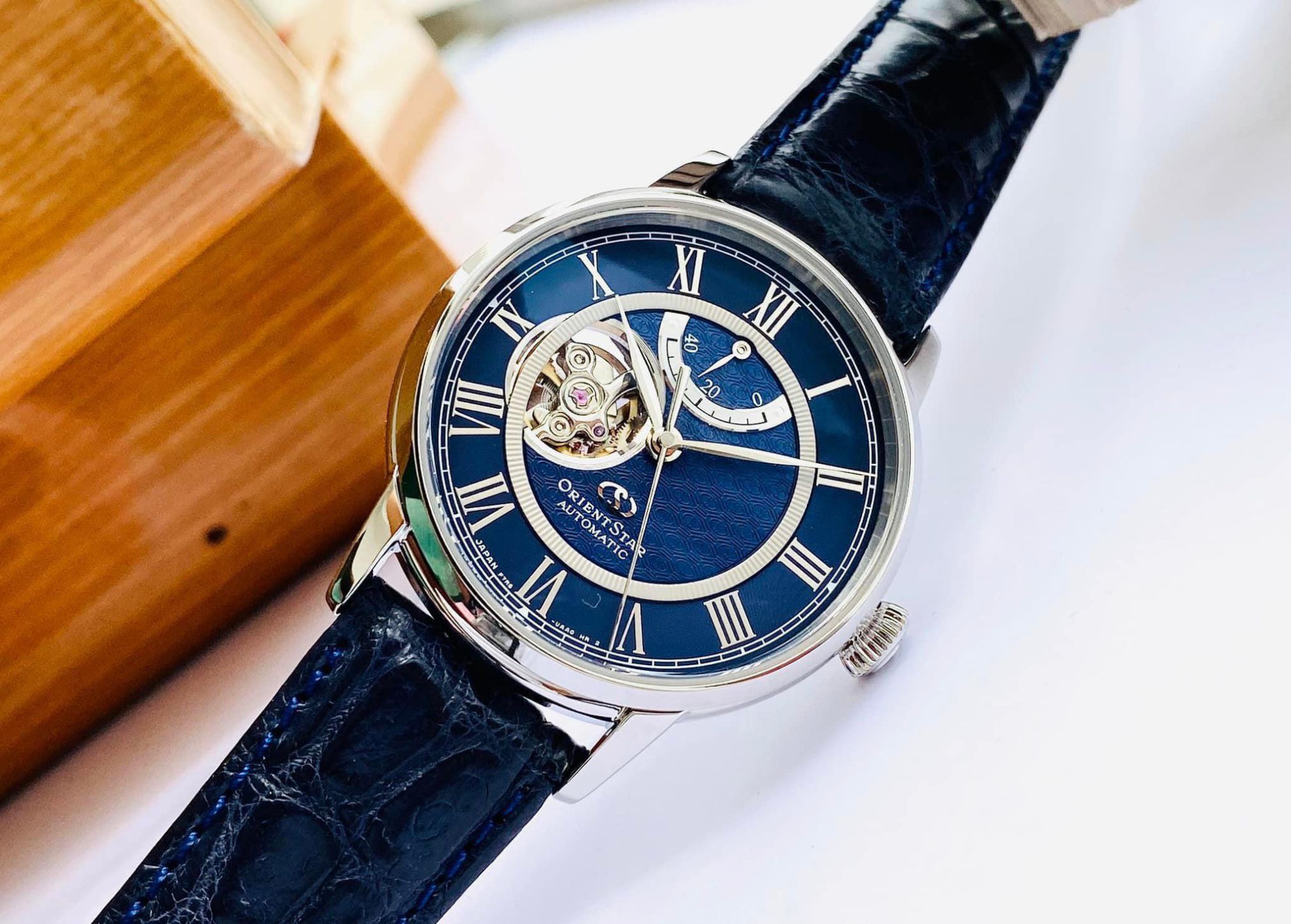 Đồng Hồ Nam Orient Star RE-HH0002L00B