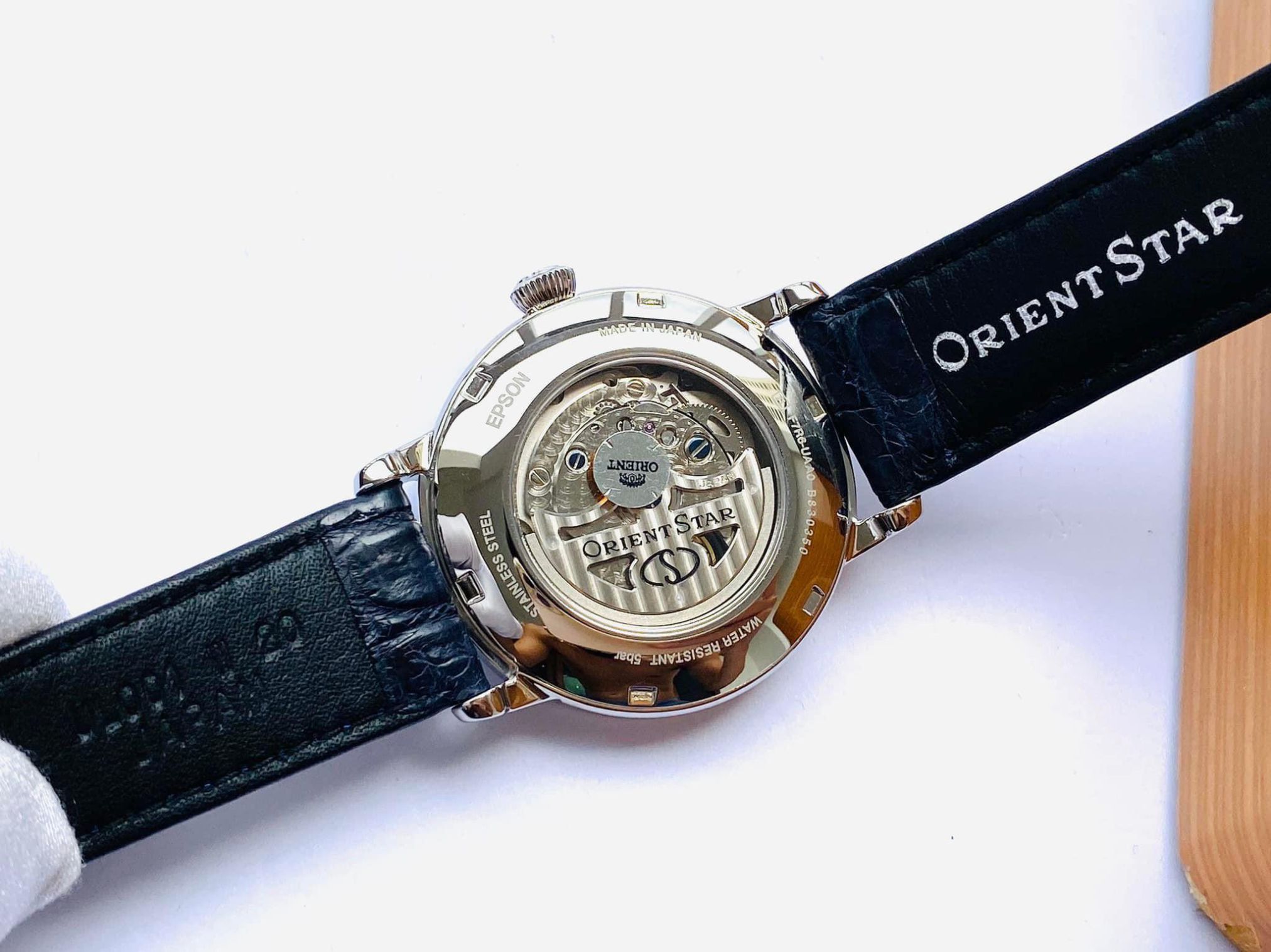 Đồng Hồ Nam Orient Star RE-HH0002L00B