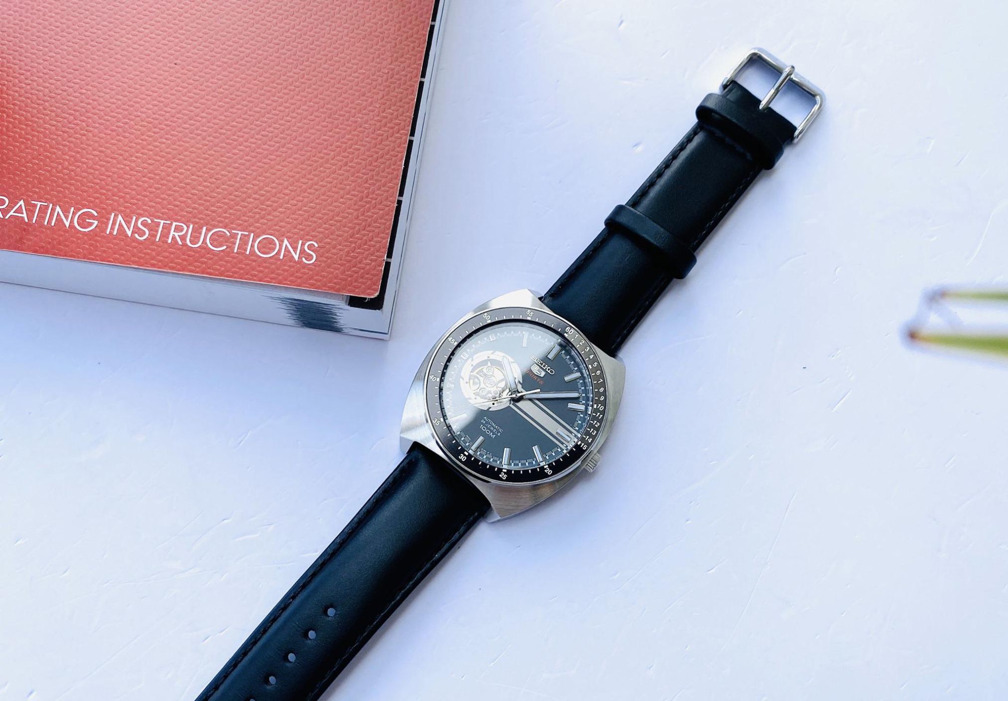 ng H Nam Seiko 5 Sports Open Heart SSA335K1