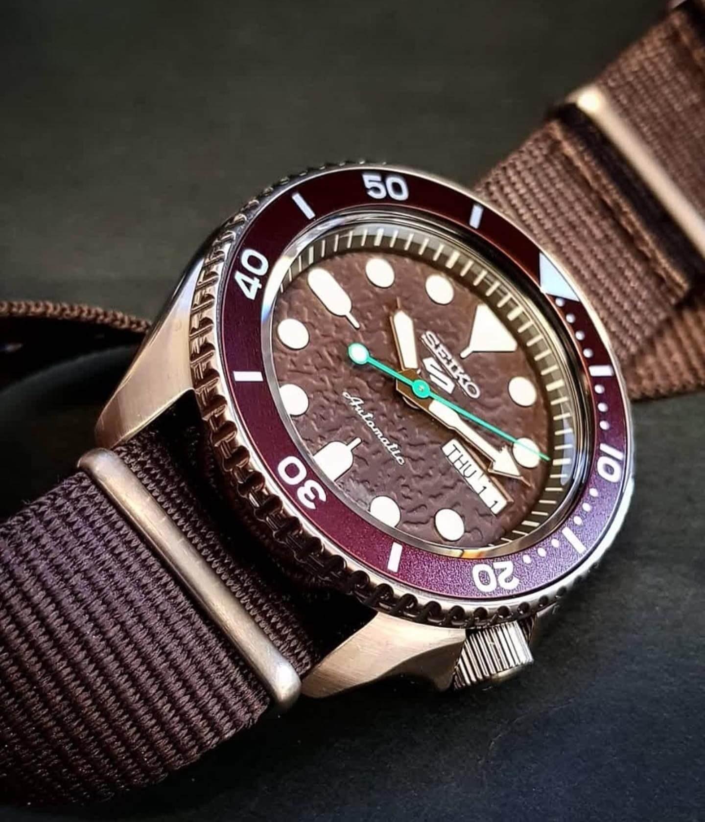 Đồng Hồ Seiko 5 Nhật Bản Sports SRPD85K1