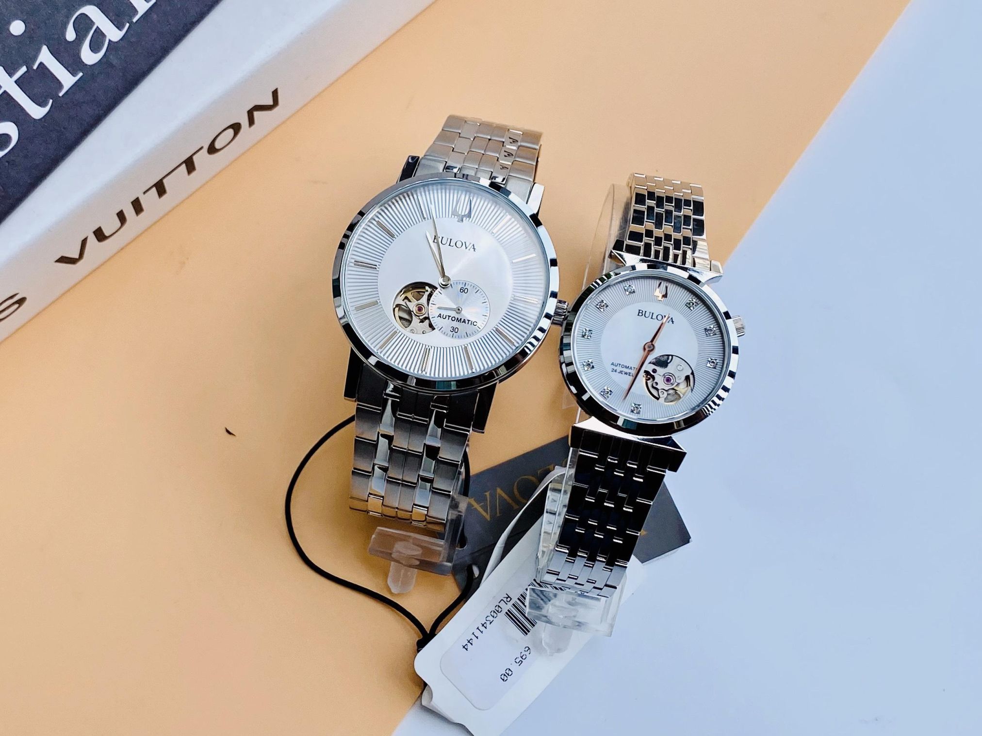 Đồng hồ đôi Bulova Regatta Automatic White Dial Silver Tone - Couple 96A238 - 96P222 - Lịch sử, Thiết kế, Tính năng, Bộ máy hoạt động và Giá thành