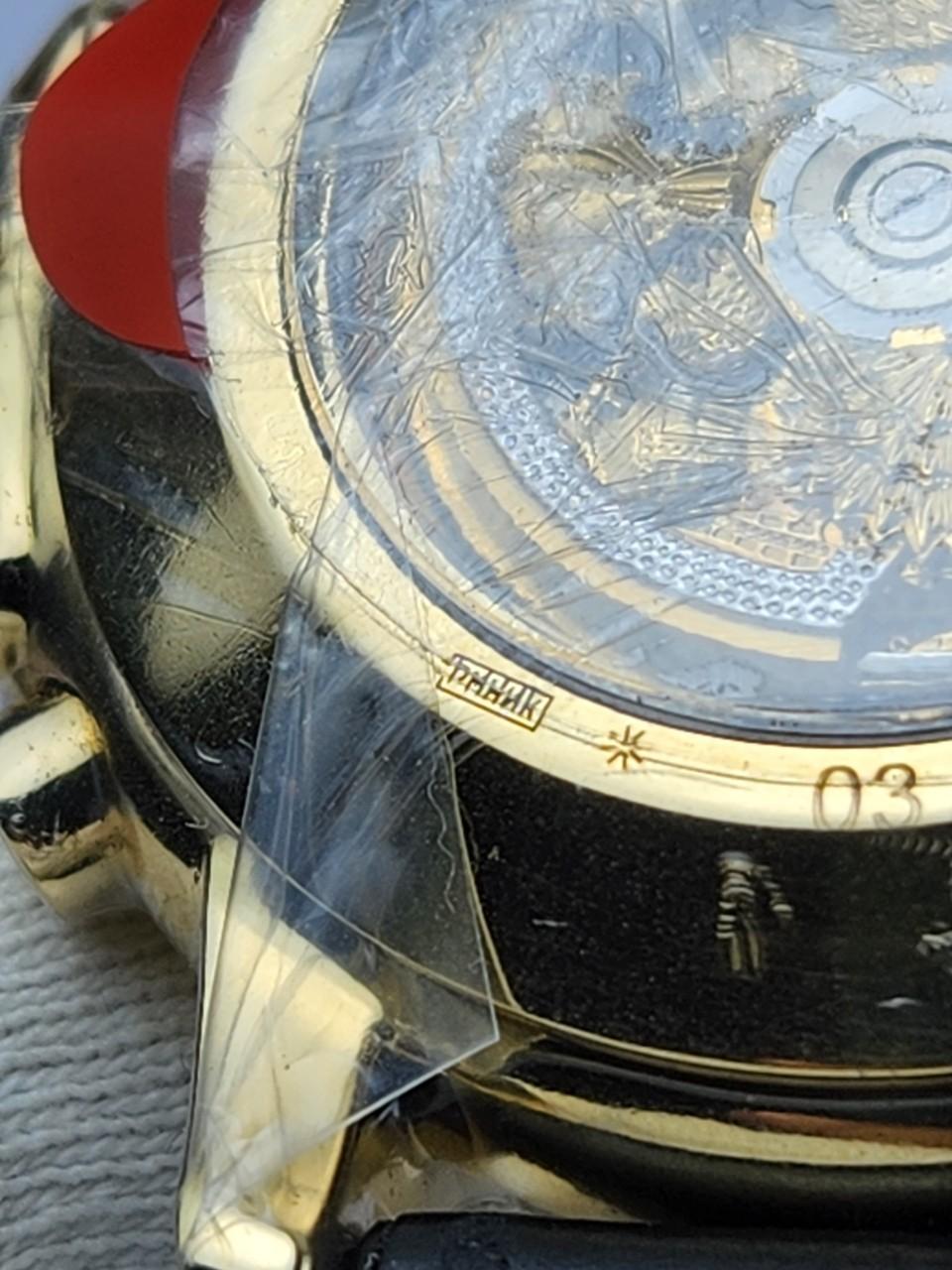 Đồng hồ NIKA vàng đúc nguyên khối 1101.1.4.86: Kết hợp tinh tế giữa công nghệ và sang trọng