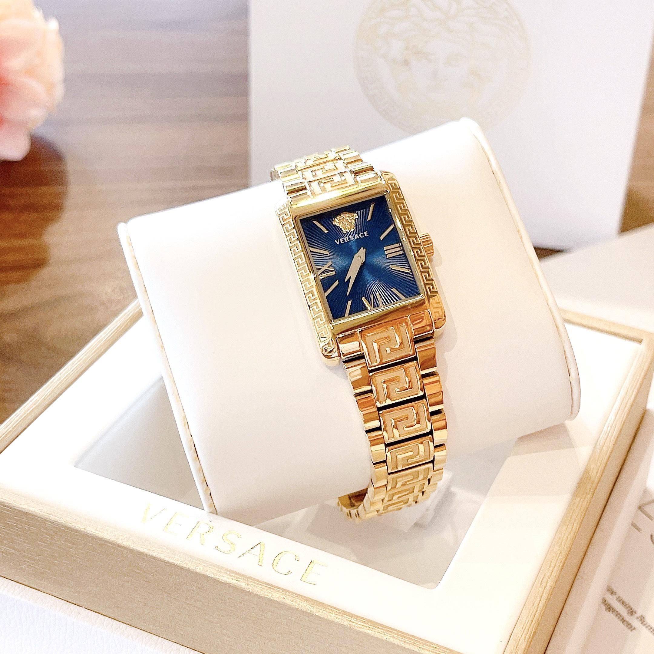 Đồng hồ Versace Tonneau Lady watch Mặt màu xanh siêu hot hit