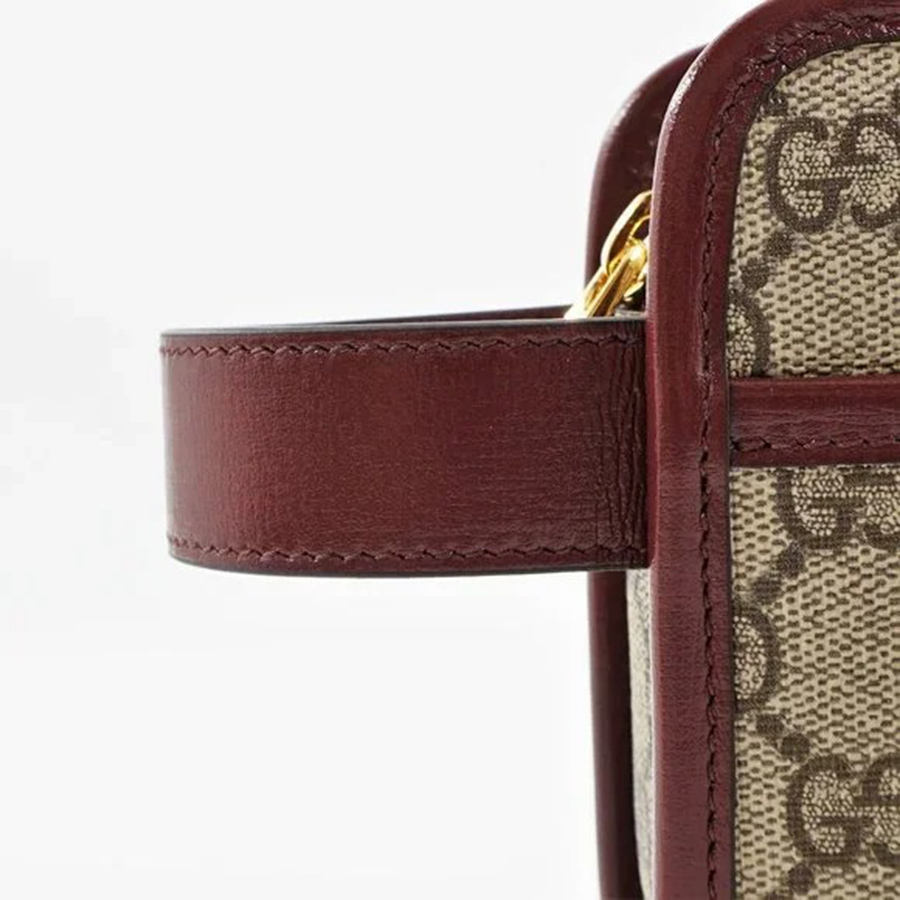 Túi Cầm Tay Nam Gucci GG Leather And Canvas Travel Pouch W/ Interlocking G In Red/Beige Màu Beige Viền Da Đỏ Mận