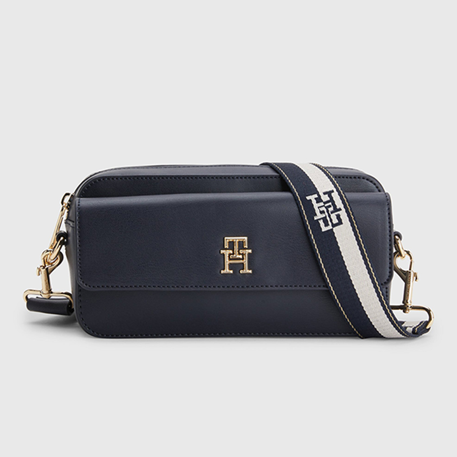 Bolso TOMMY HILFIGER Club Camera Bag AW0AW10466 C1O - ArvindShops -  Throwback Thursday: Our Favorite Man Bags of the Past