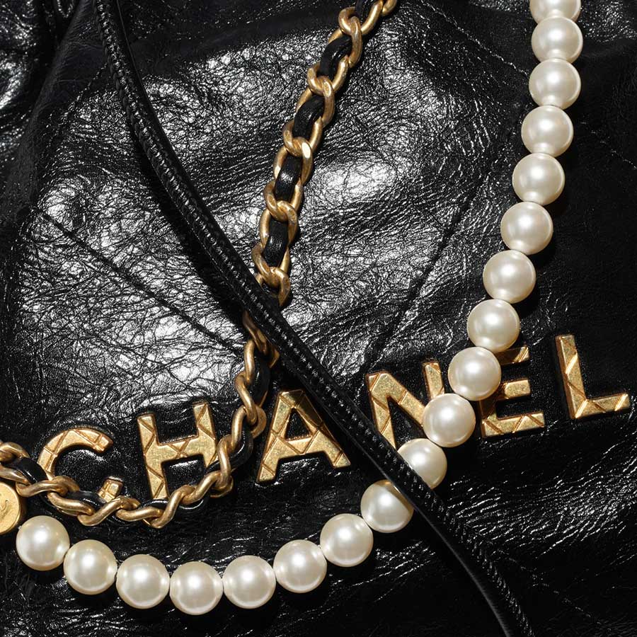 Túi Đeo Chéo Nữ Chanel 22 Mini Pearl Handbag Shiny Crumpled Calfskin & Gold-Tone Metal Black Màu Đen