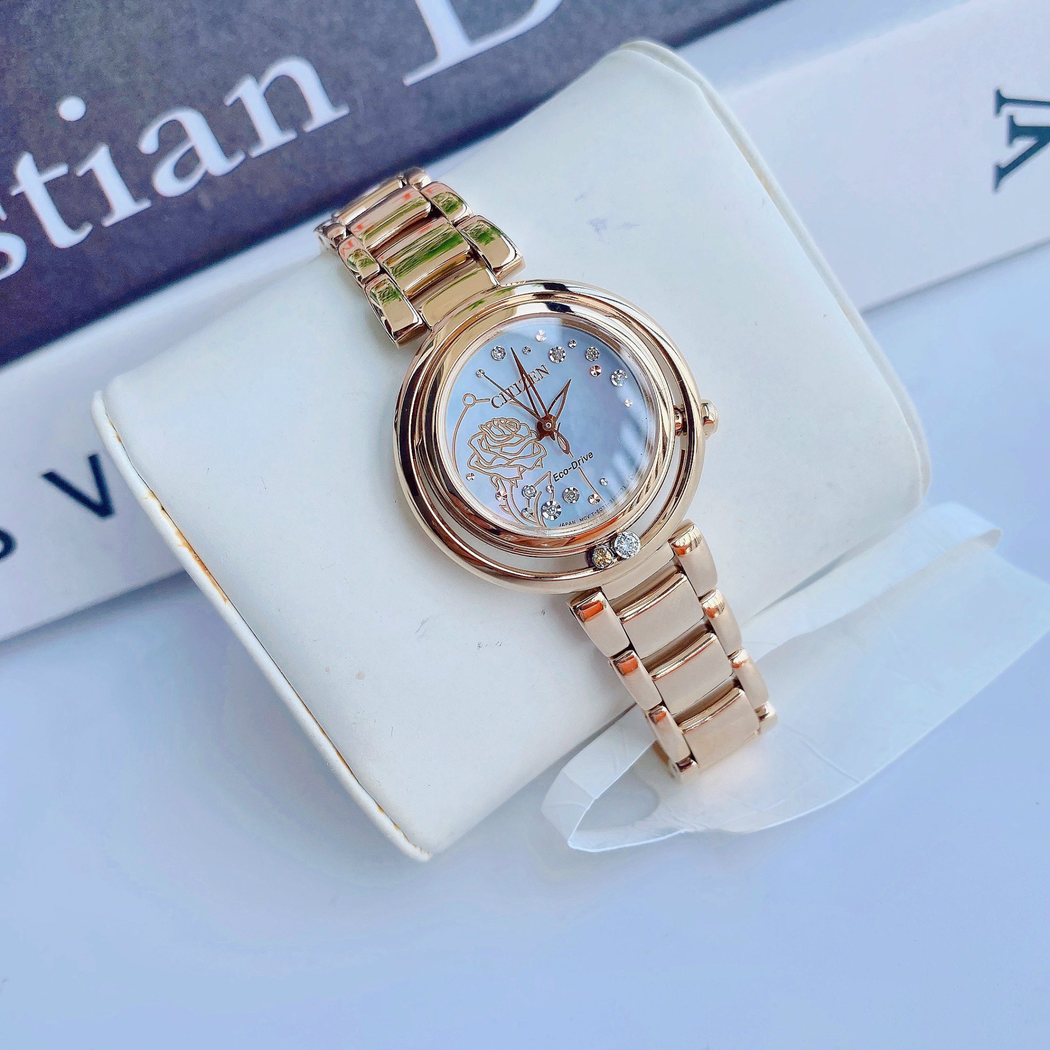 Đồng hồ Citizen Sunrise - Disney Princess Belle Diamond EM0823-58D: Lời tuyên ngôn của vẻ đẹp cổ điển và sự quyến rũ