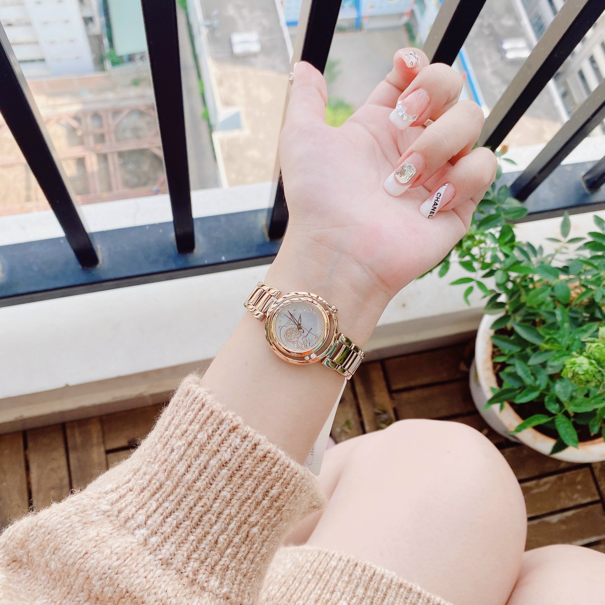 Đồng hồ Citizen Sunrise - Disney Princess Belle Diamond EM0823-58D: Lời tuyên ngôn của vẻ đẹp cổ điển và sự quyến rũ