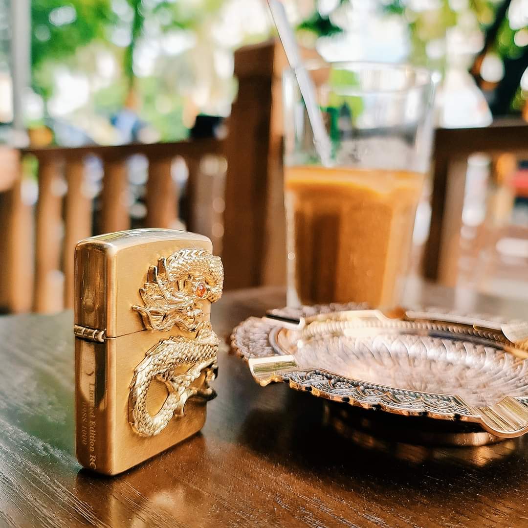 Set Bật lửa Zippo 252BL049 Rồng Cuộn Ngọc Limited + Kính Zippo Chính Hãng - Kết hợp hoàn hảo của nghệ thuật và chất lượng