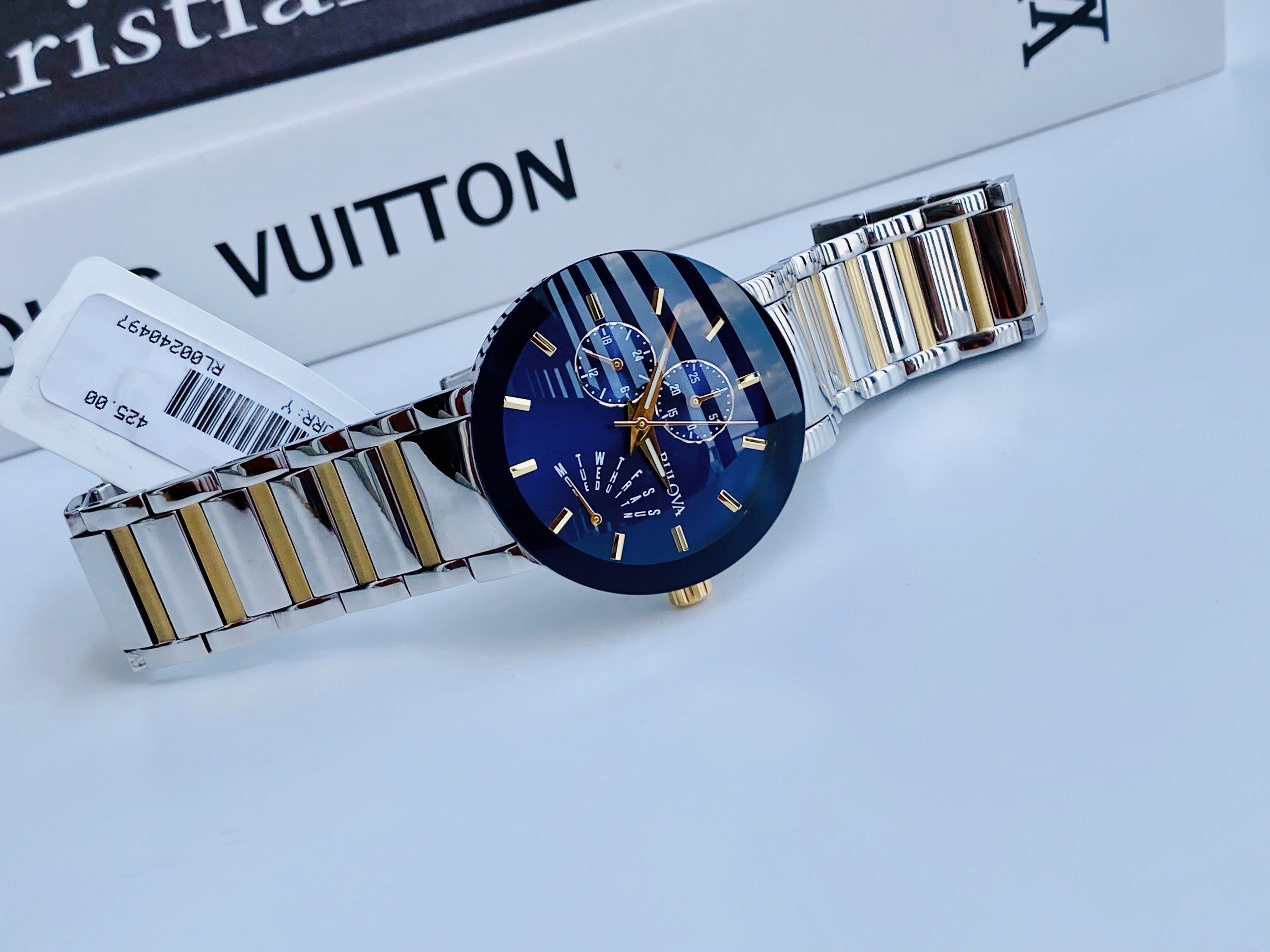 Đồng hồ BULOVA Model 98C123: Sự tinh tế và đẳng cấp hòa quyện