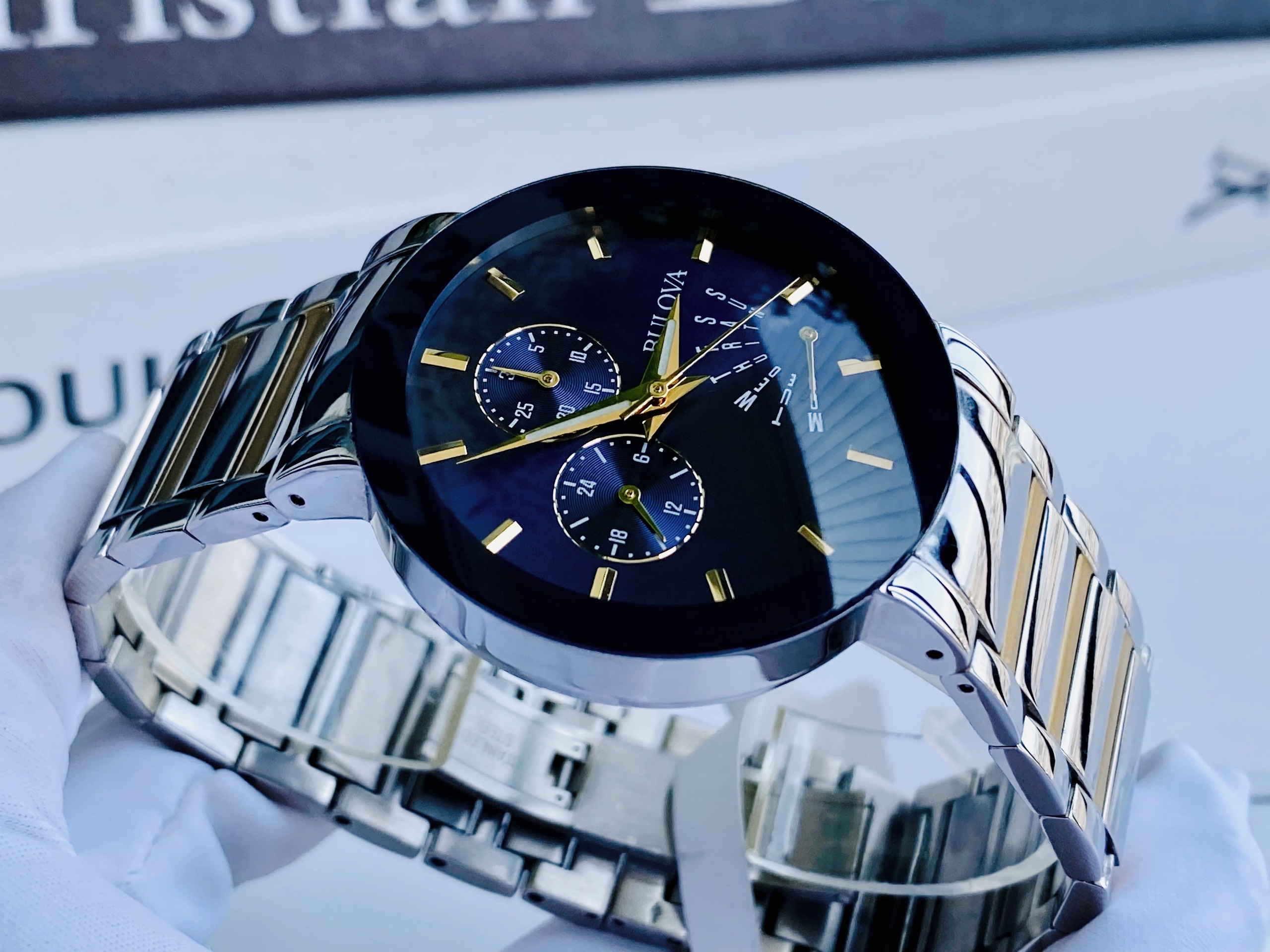 Đồng hồ BULOVA Model 98C123: Sự tinh tế và đẳng cấp hòa quyện