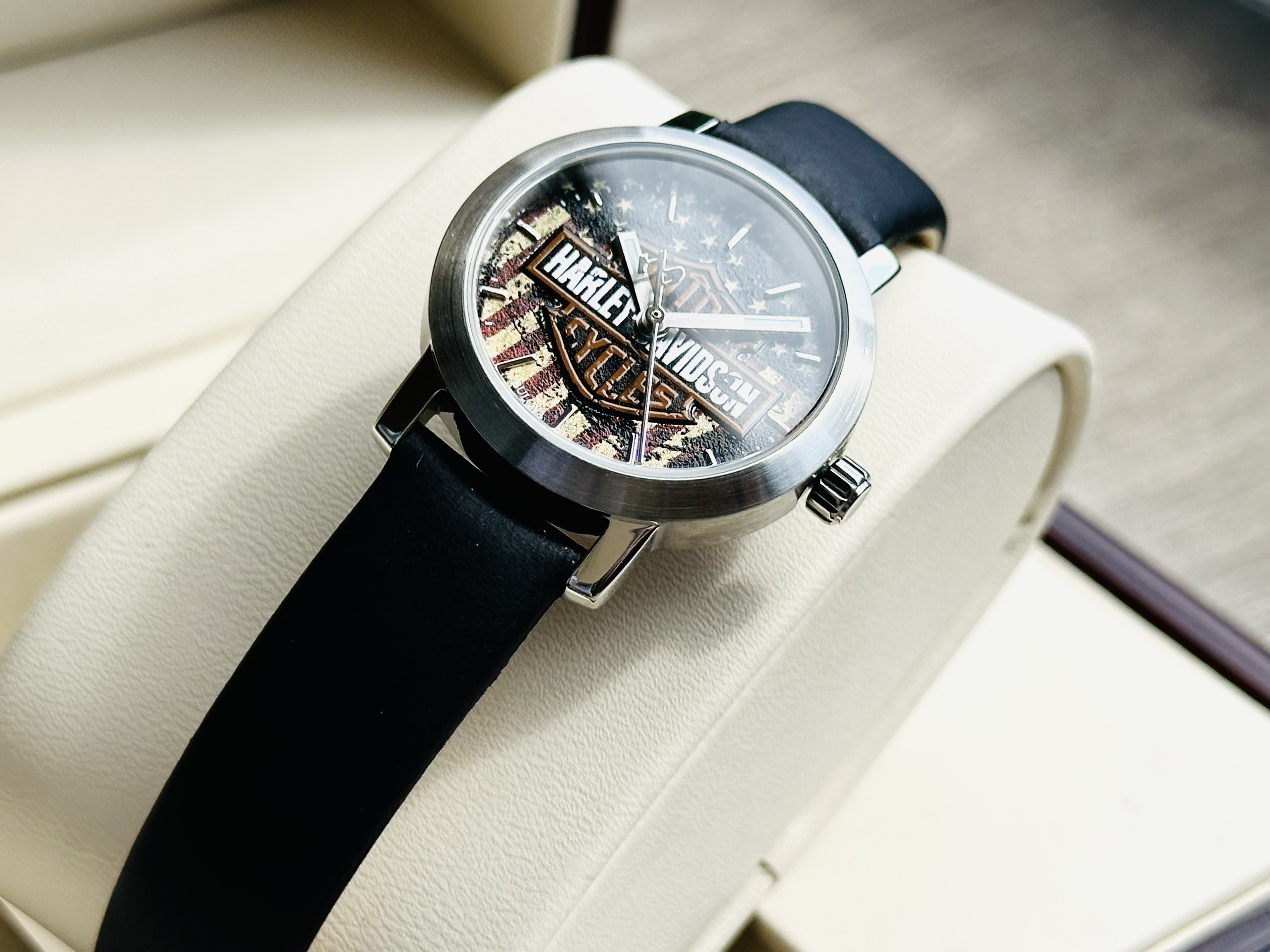 Đồng hồ Bulova Harley Davidson 76L174 - Sự kết hợp hoàn hảo giữa phong cách nữ tính và niềm tự hào Stars and Stripes