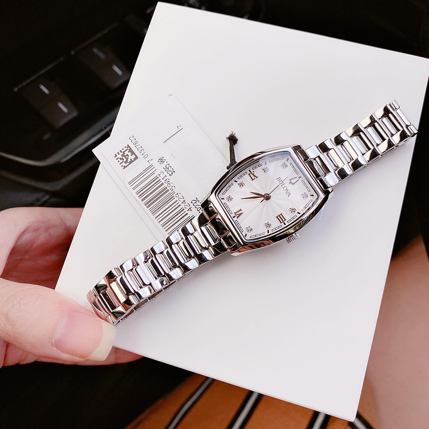 Đồng hồ Bulova Diamond 96P232 - Sang trọng và đẳng cấp với thiết kế độc đáo