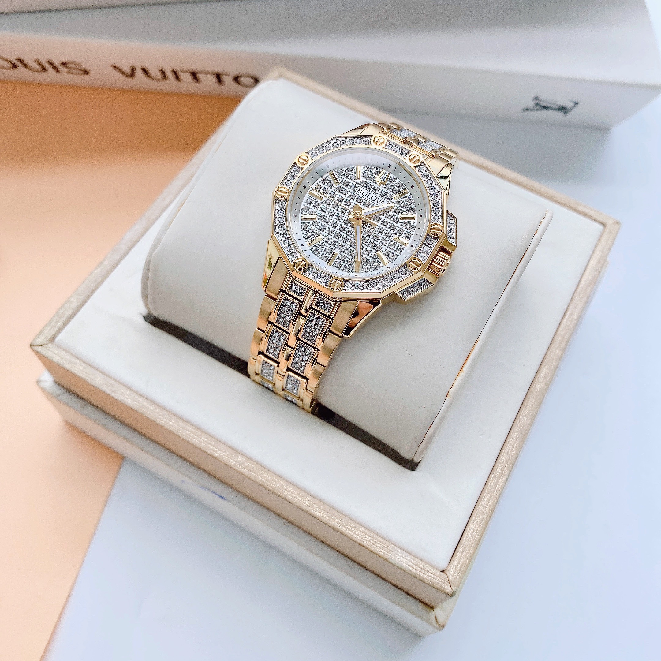 Đồng hồ Cặp đôi siêu hiếm Bulova tông gold đính full đá cực sang chảnh