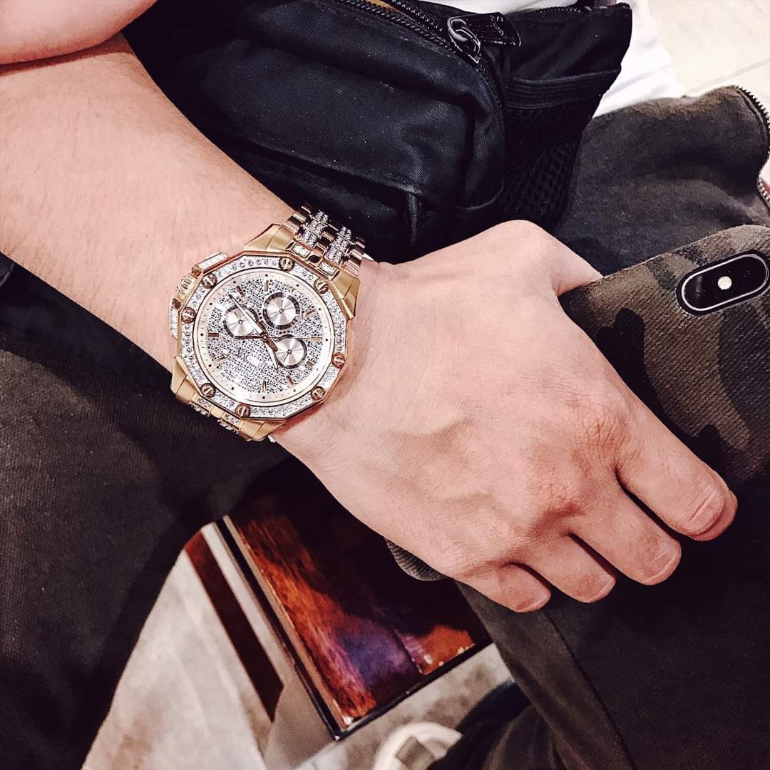 Đồng hồ Cặp đôi siêu hiếm Bulova tông gold đính full đá cực sang chảnh