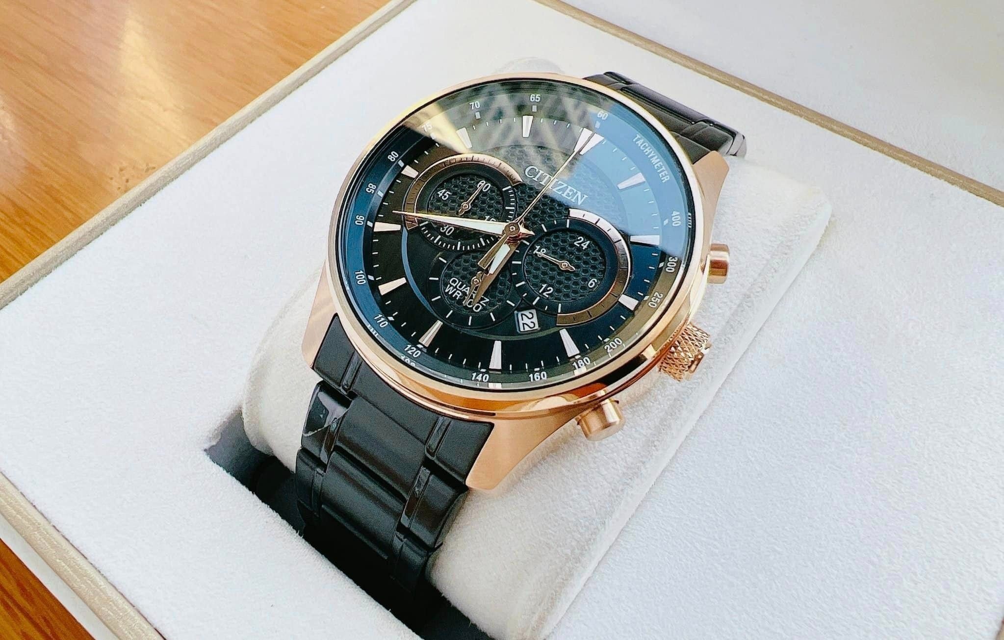 Đồng hồ Citizen AN8196-55E Quartz Japan full đen mang đến cảm nhận khác lạ, một chút mạnh mẽ phong trần