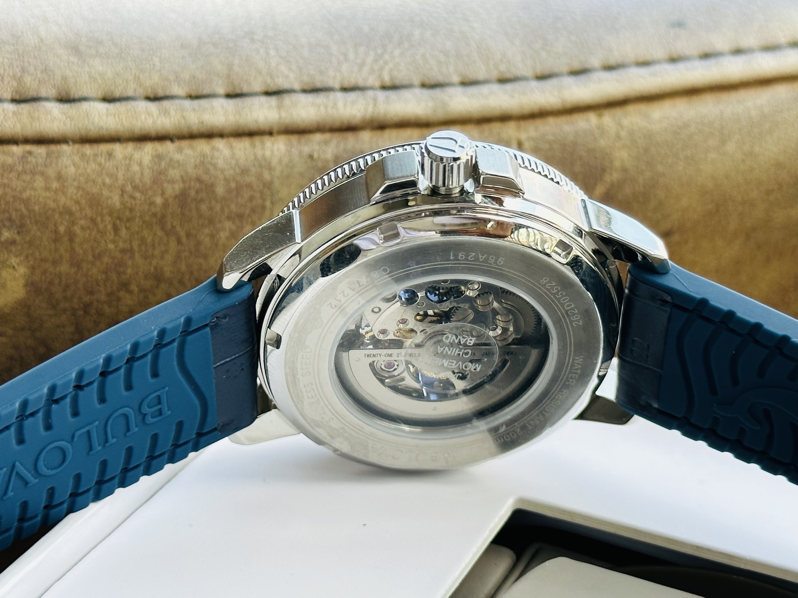 Đồng Hồ Nam Bulova 96A291 - Dòng hải quân cực chất với thiết kế hở tim đi kèm tone xanh cực đẹp, benzel xoay