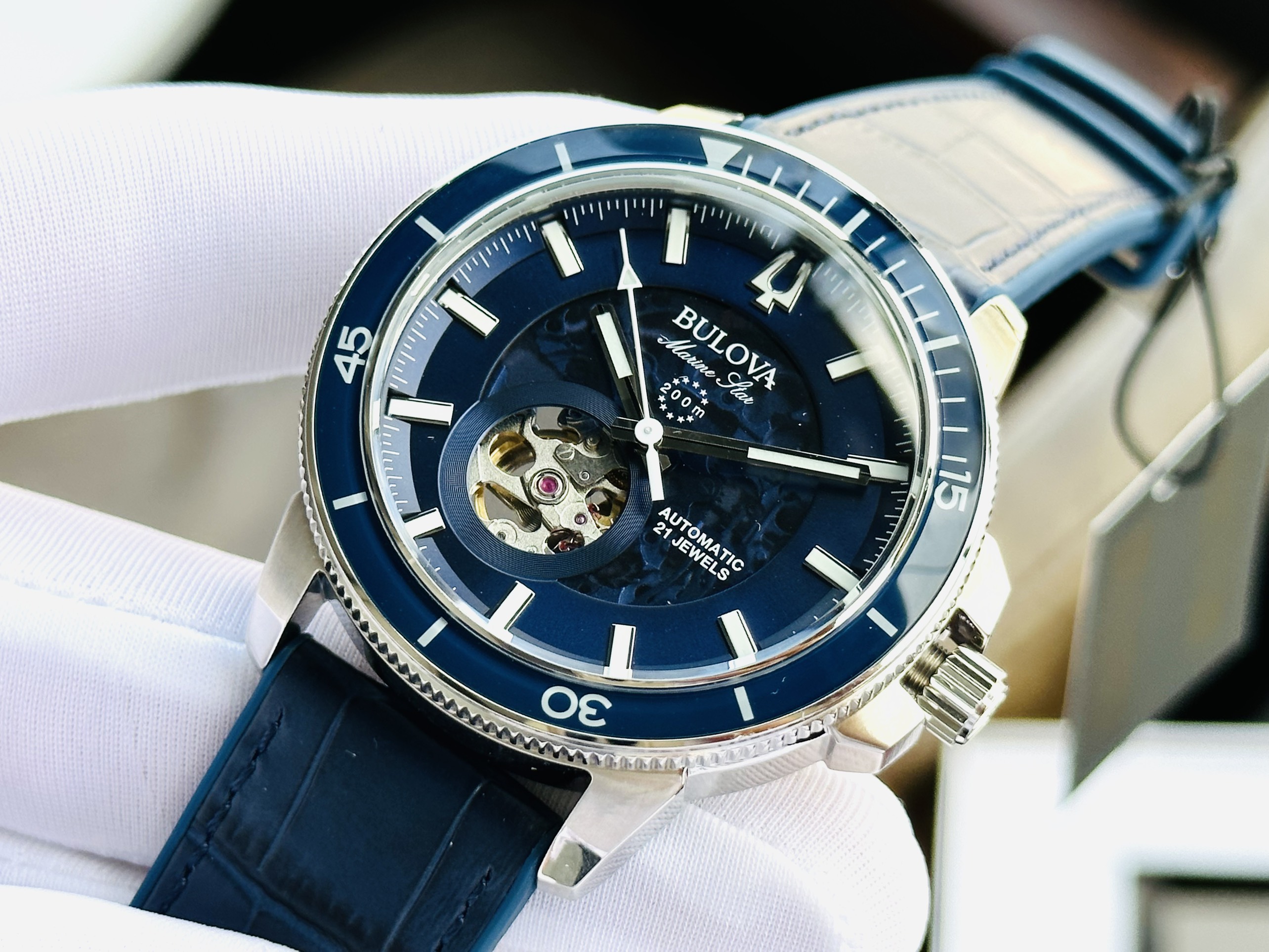 Đồng Hồ Nam Bulova 96A291 - Dòng hải quân cực chất với thiết kế hở tim đi kèm tone xanh cực đẹp, benzel xoay