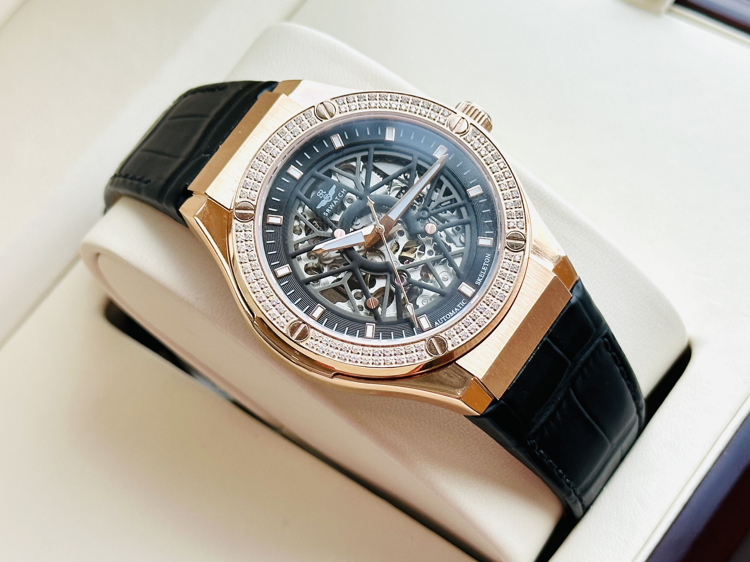 Siêu phẩm đồng hồ chính hãng đến từ nhà SRwatch