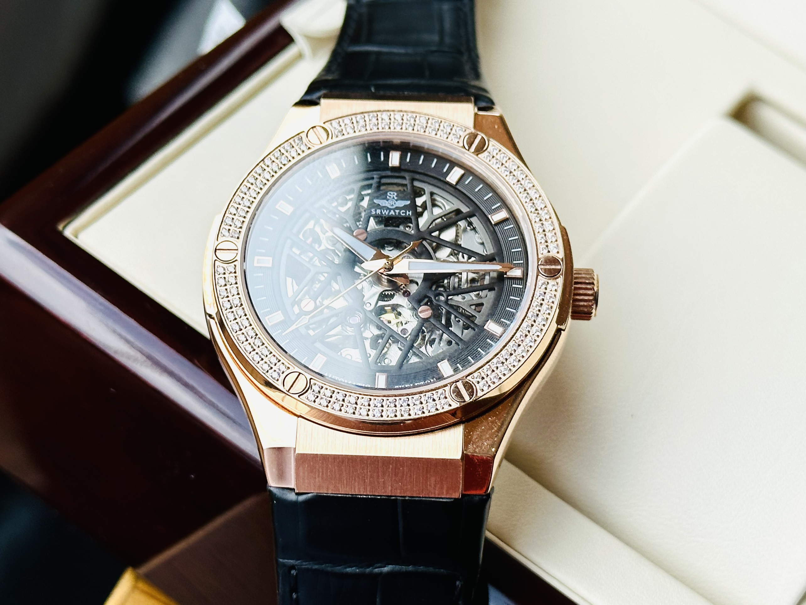Siêu phẩm đồng hồ chính hãng đến từ nhà SRwatch