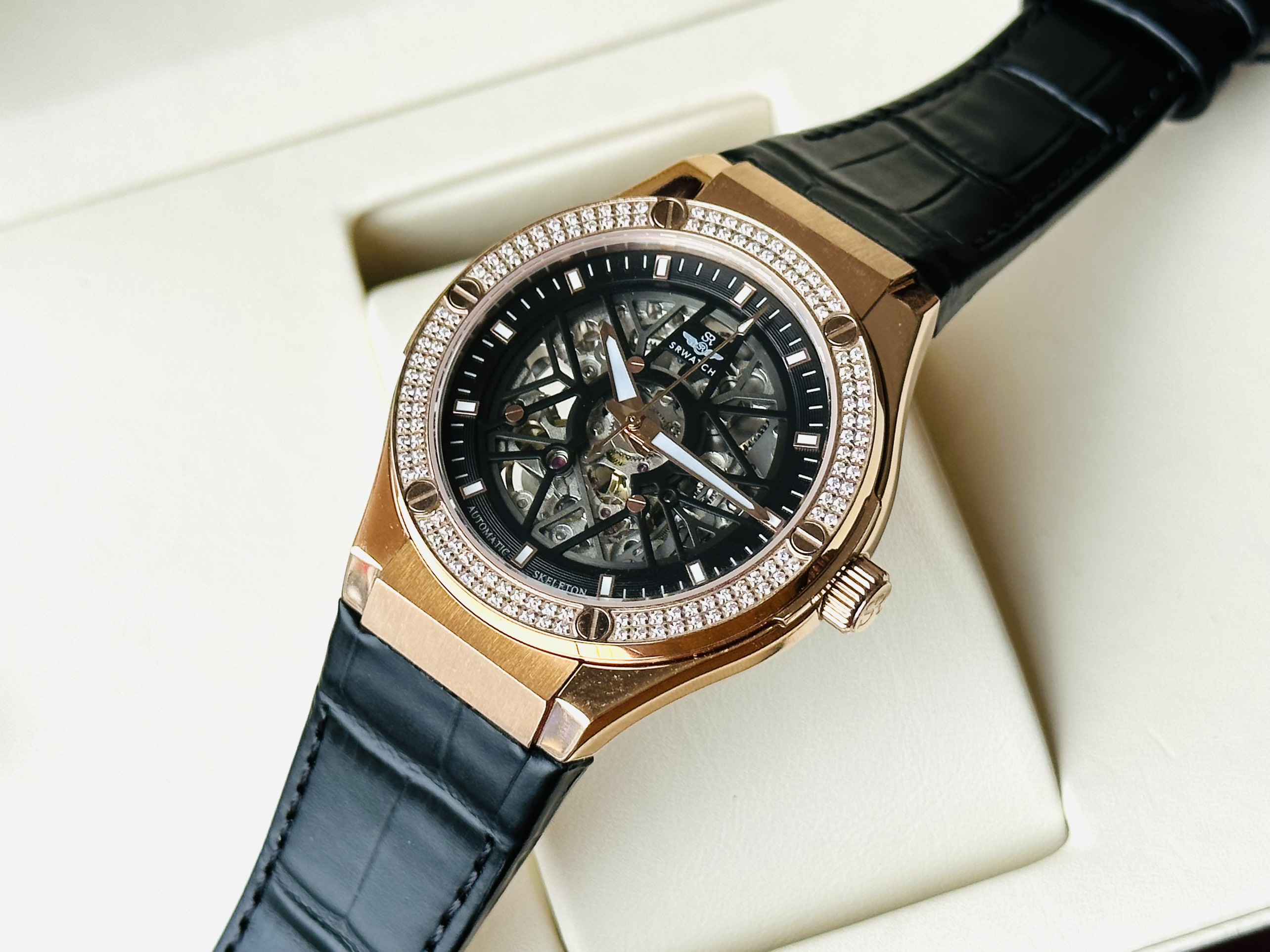 Siêu phẩm đồng hồ chính hãng đến từ nhà SRwatch