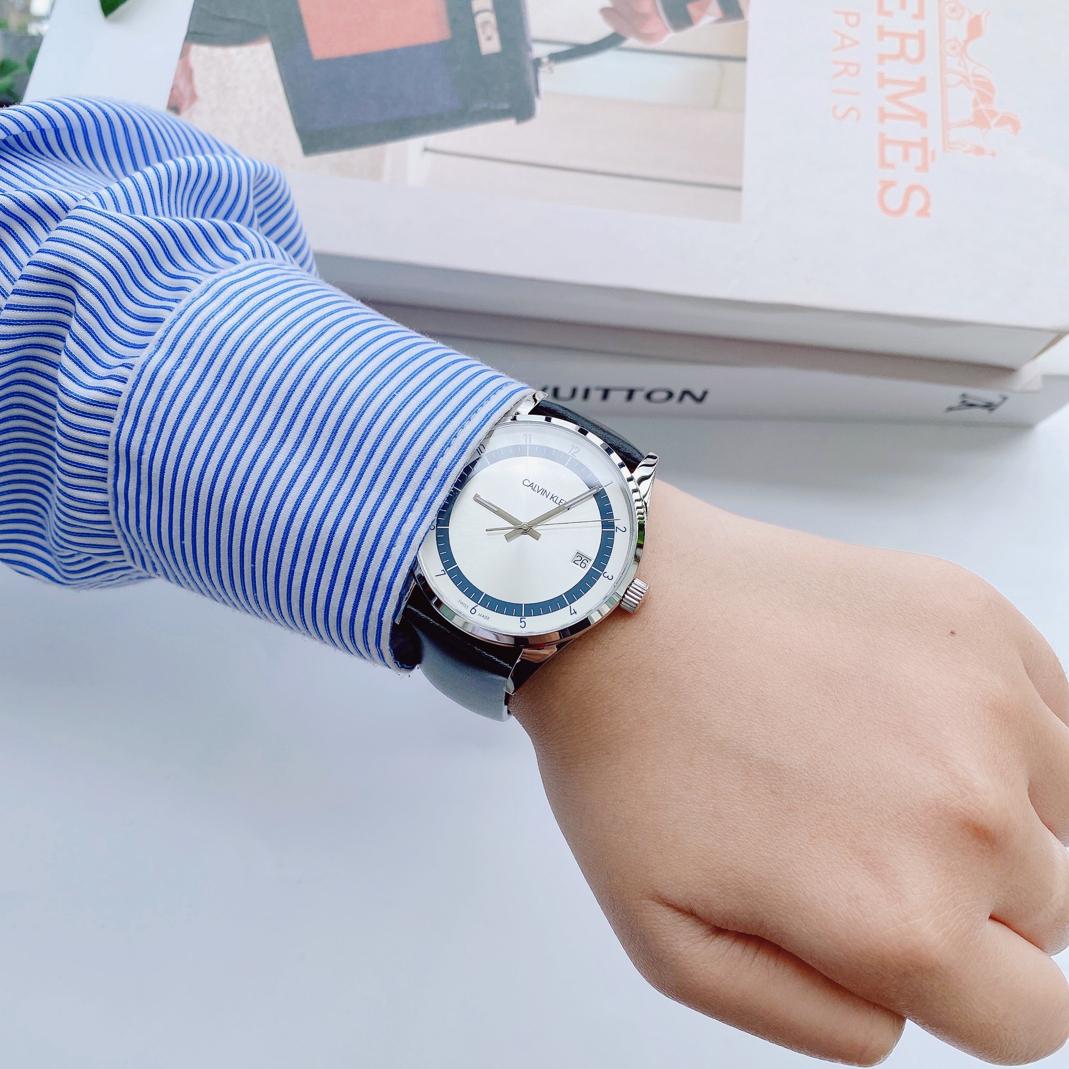 Đồng hồ Calvin Klein nam đẹp xuất sắc nổi bật với vòng tròn số màu xanh navy