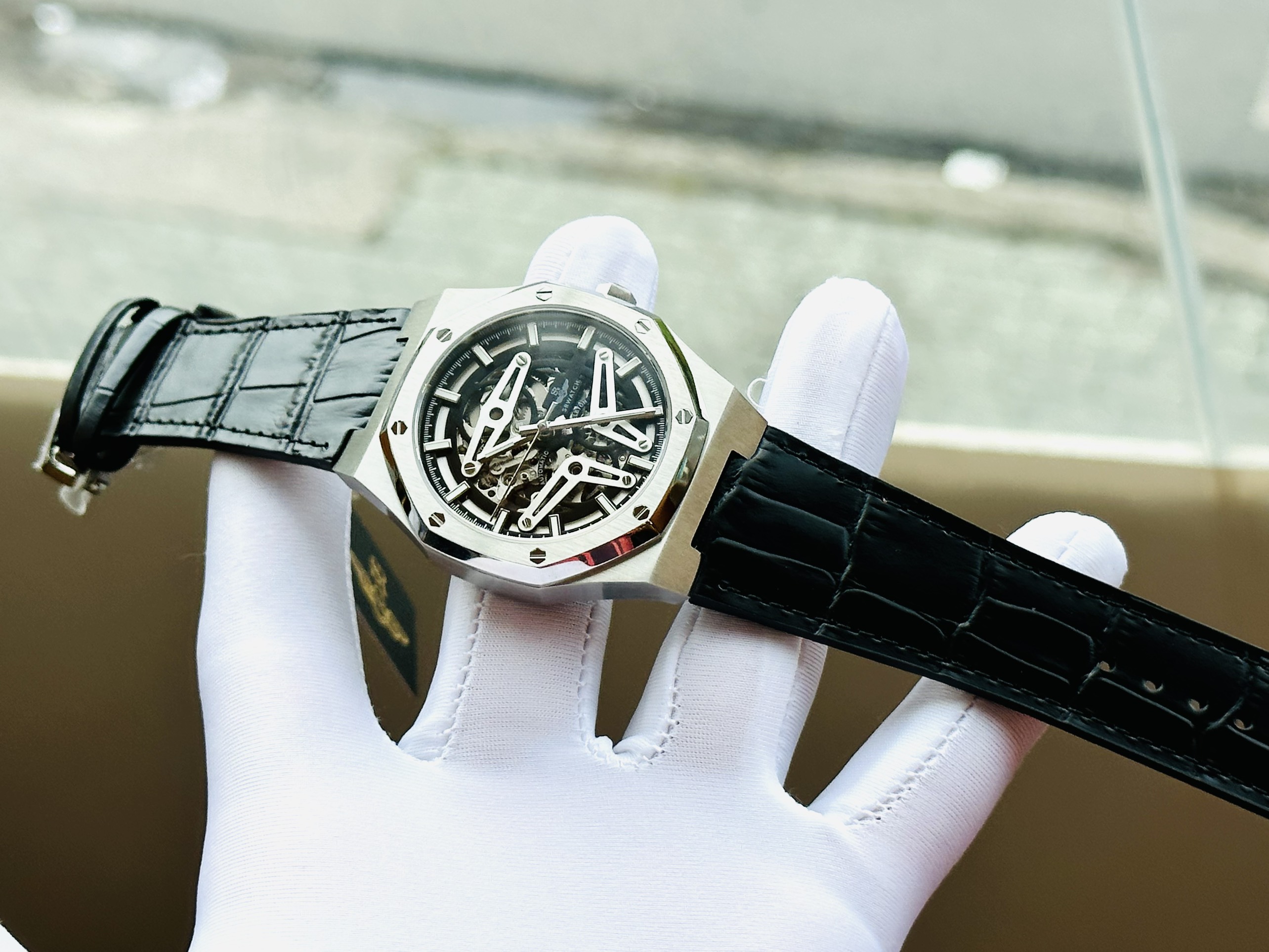 Đồng hồ SRWatch Skeleton SG191914101 - Audemars Piguet  mang đến cho người dùng phong cách mạnh mẽ - sang trọng